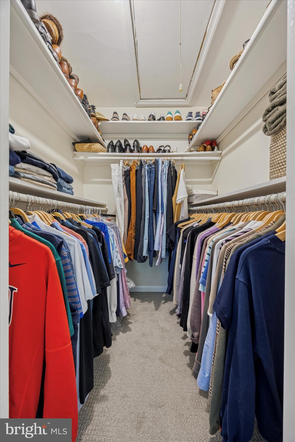 SAW MILL VALLEY - Residential