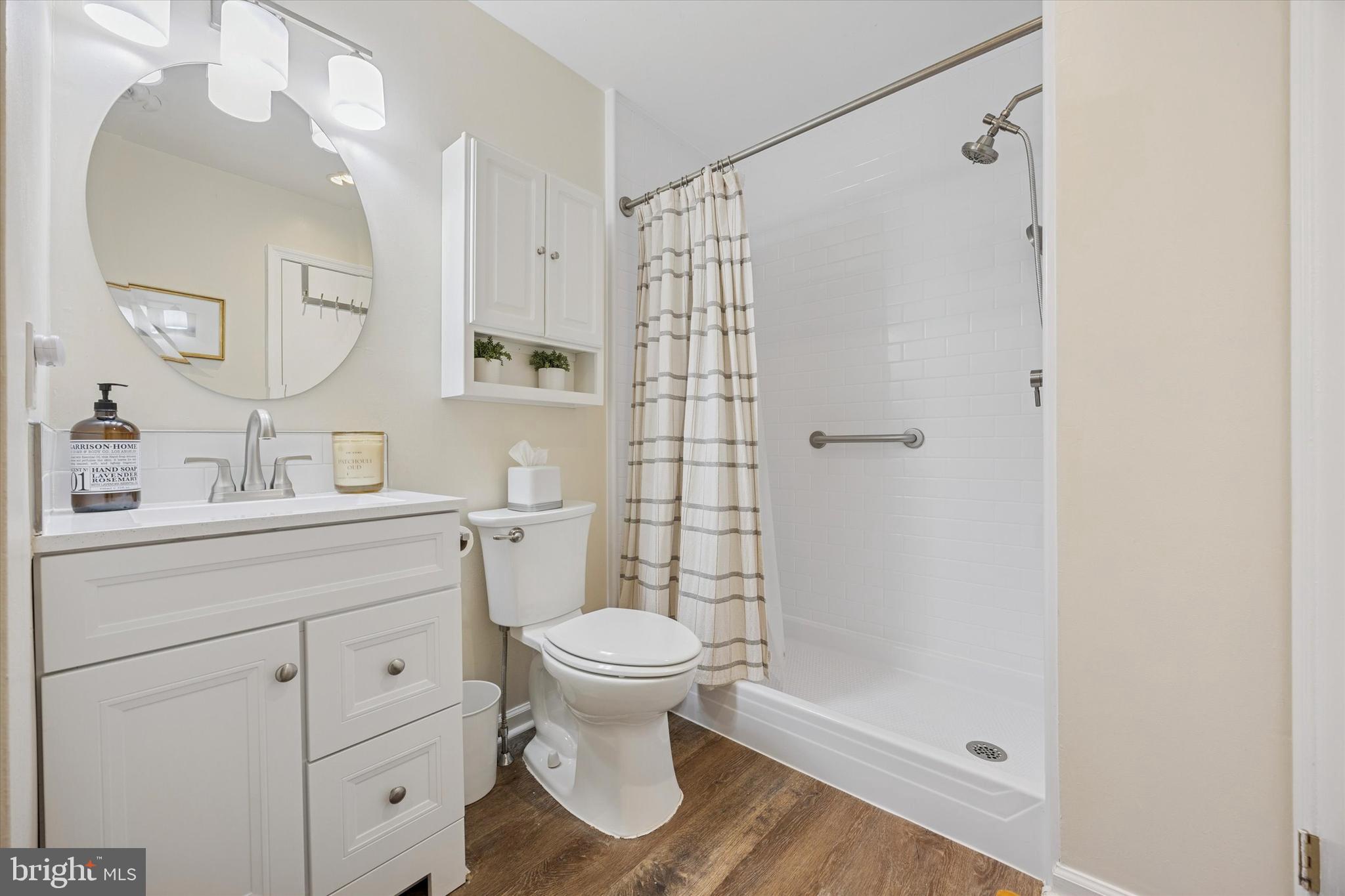 SAW MILL VALLEY - Residential