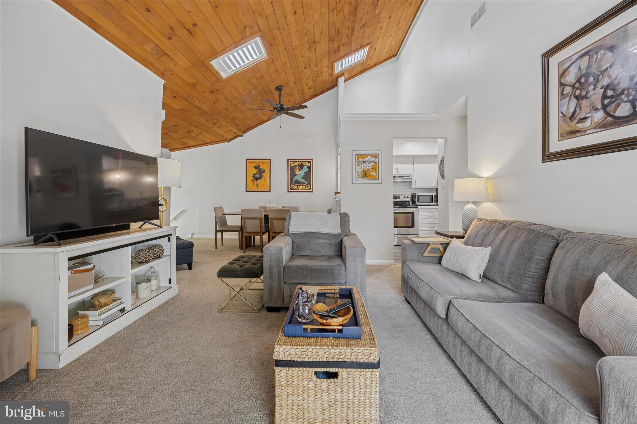 SAW MILL VALLEY - Residential