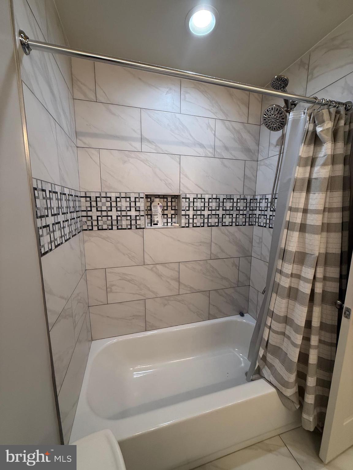 MONTPELIER - Residential