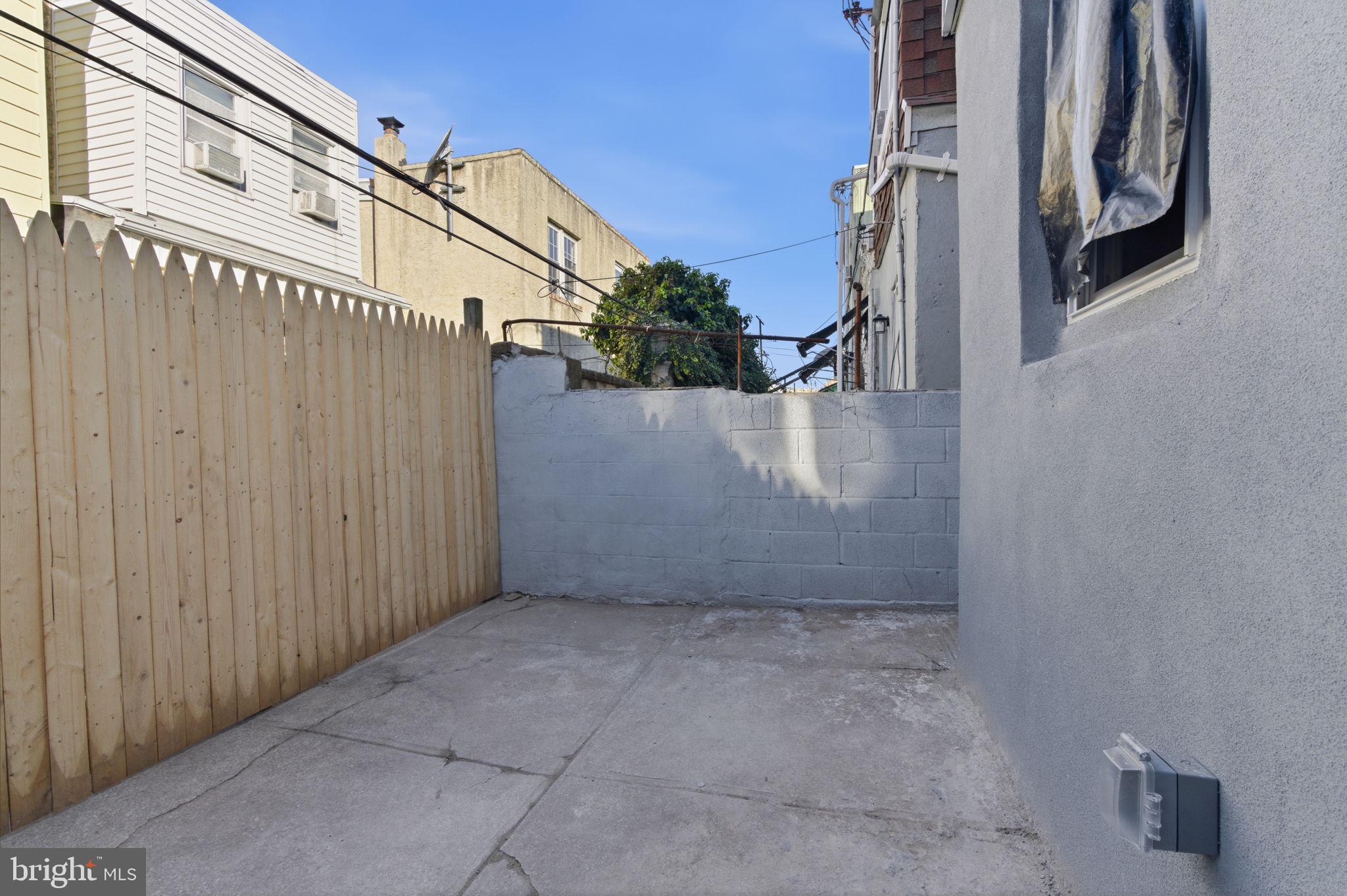 LOWER MOYAMENSING - Residential