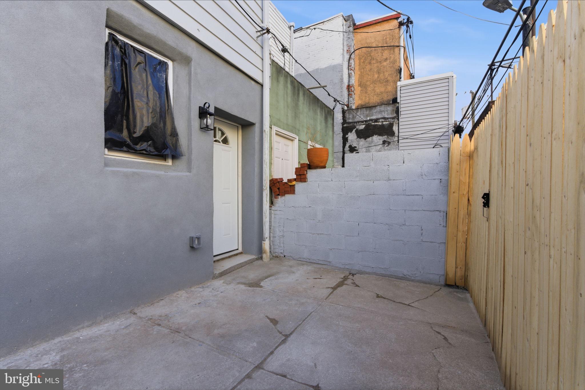 LOWER MOYAMENSING - Residential