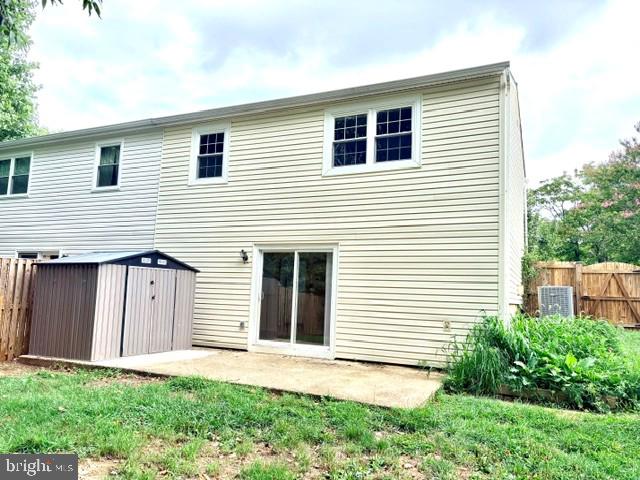 1084 BRIGHTLEAF COURT