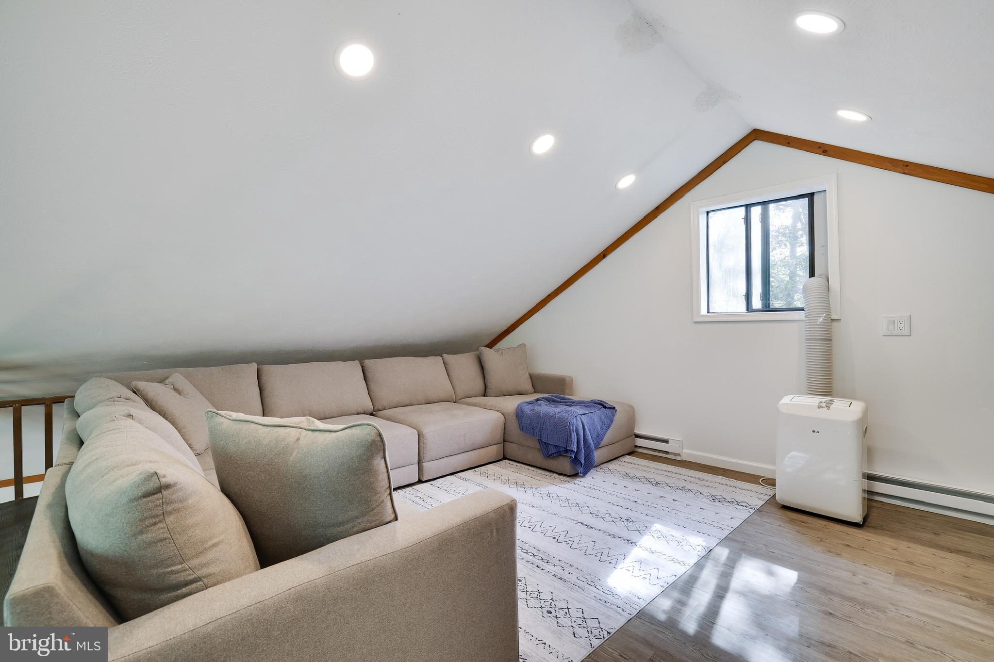 POCONO COUNTRY PLACE - Residential