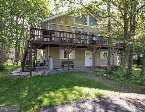 6323 VENTNOR DRIVE TOBYHANNA PA 18466