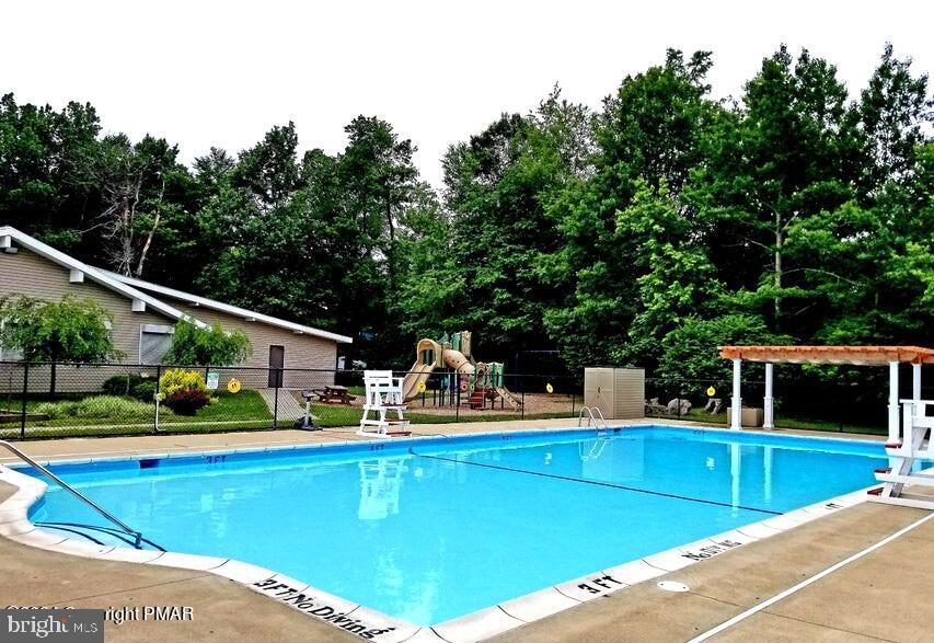 POCONO COUNTRY PLACE - Residential