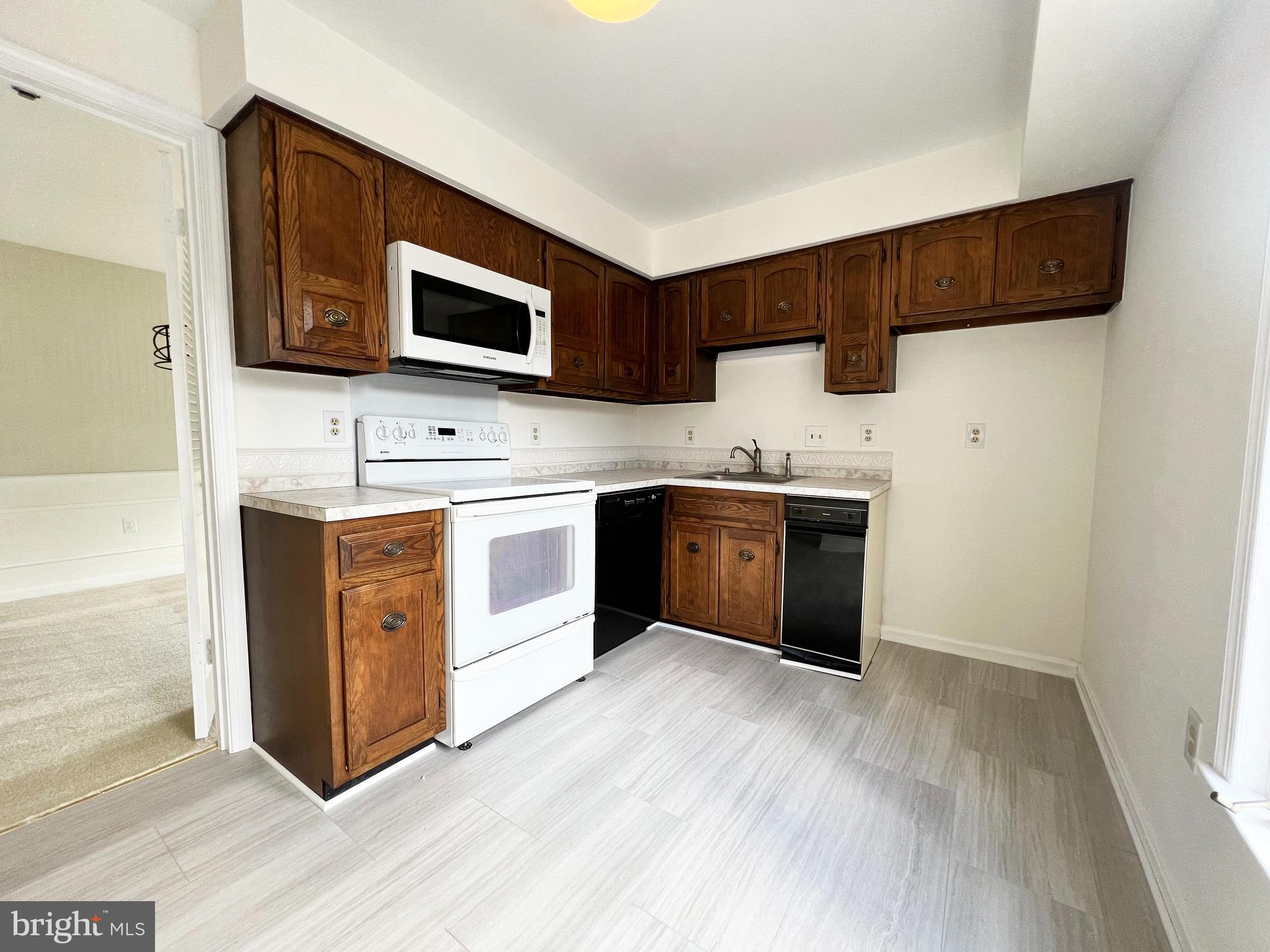 2699 CENTENNIAL COURT