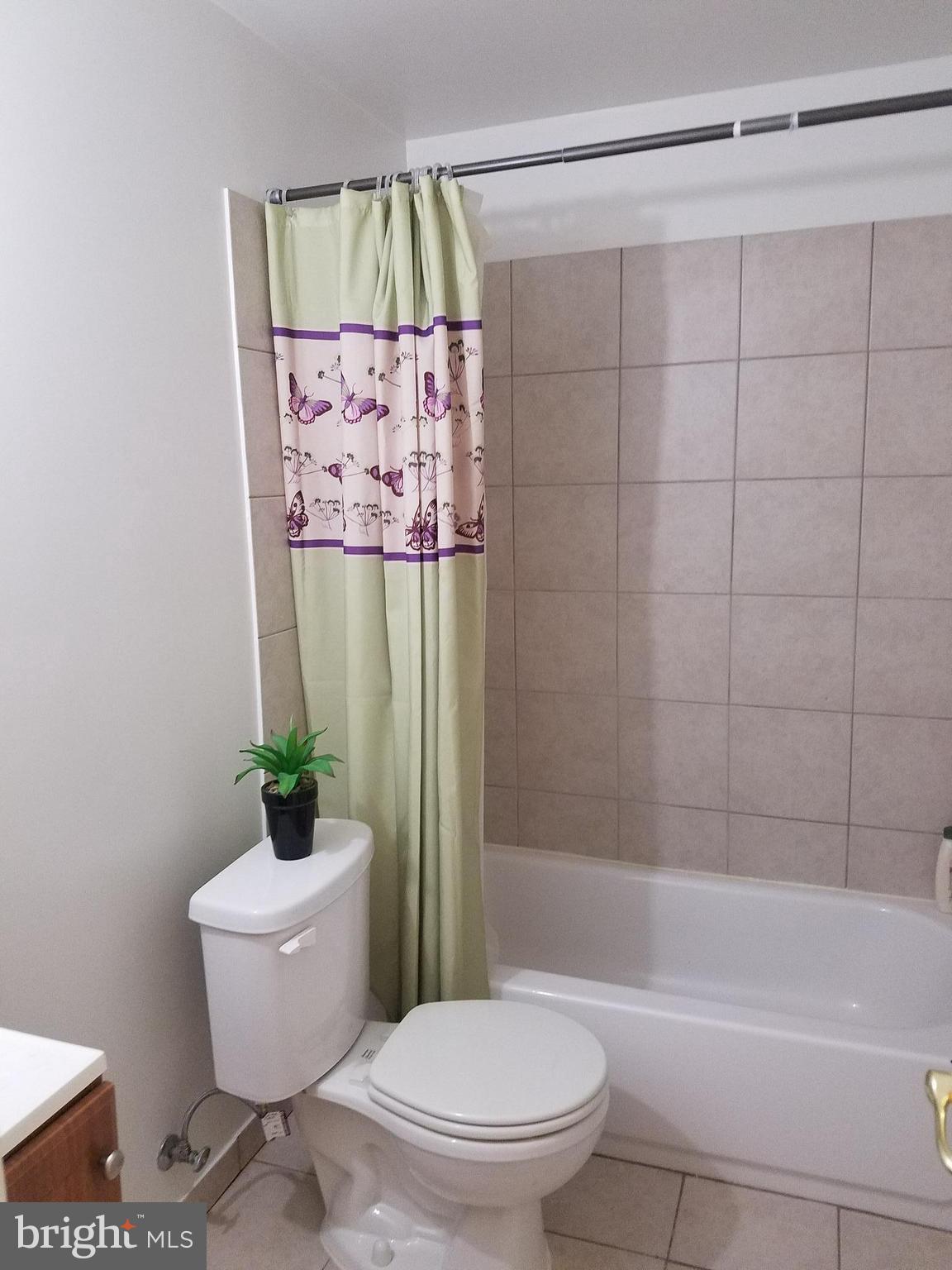 PRINCE WILLIAM COMMONS - Residential Lease