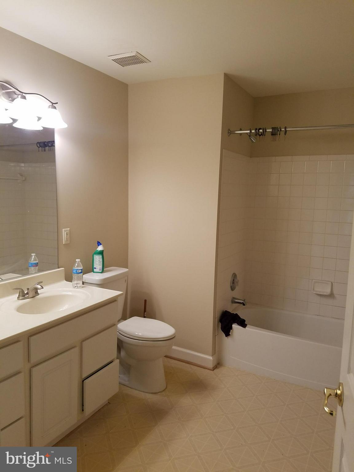 PRINCE WILLIAM COMMONS - Residential Lease