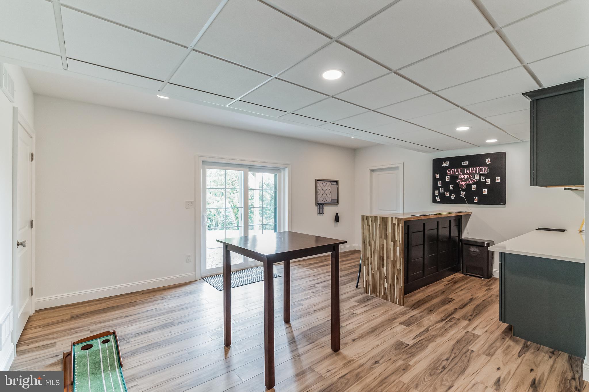 PLYMOUTH VALLEY ESTATES - Residential