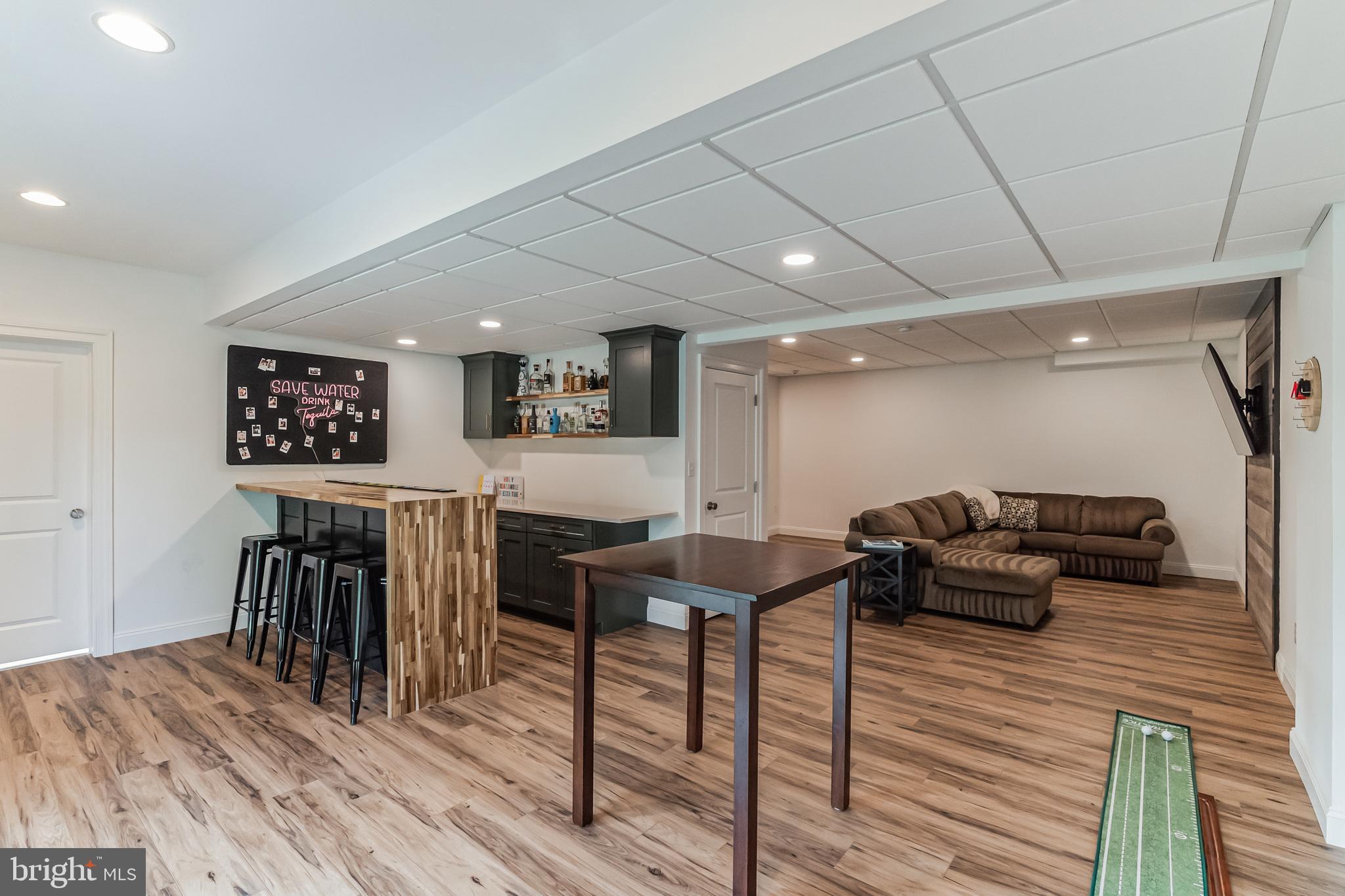 PLYMOUTH VALLEY ESTATES - Residential