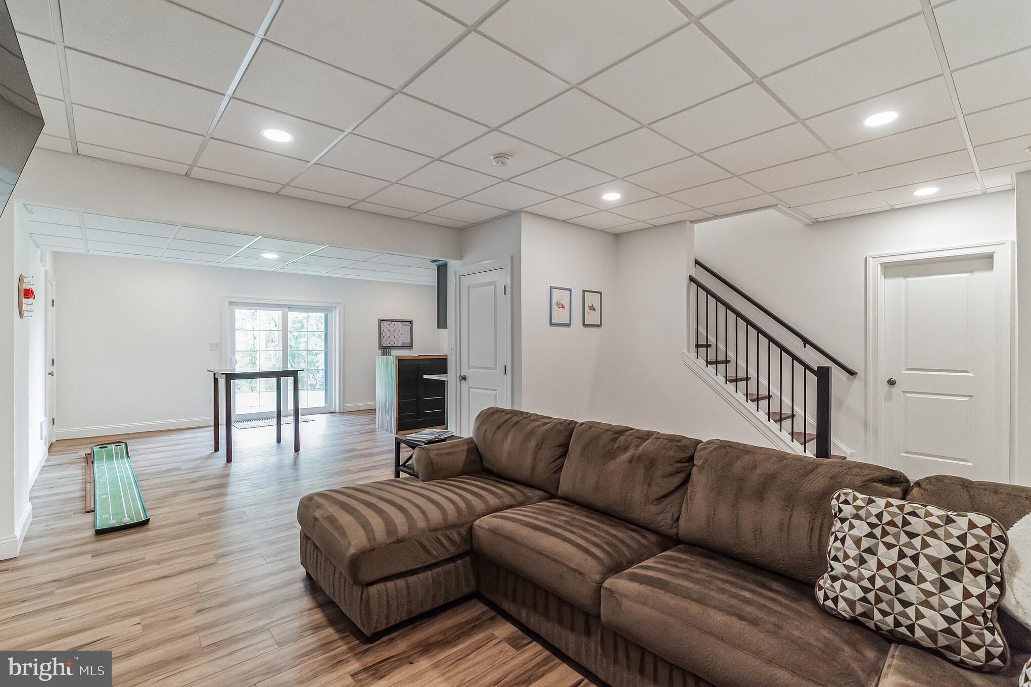 PLYMOUTH VALLEY ESTATES - Residential