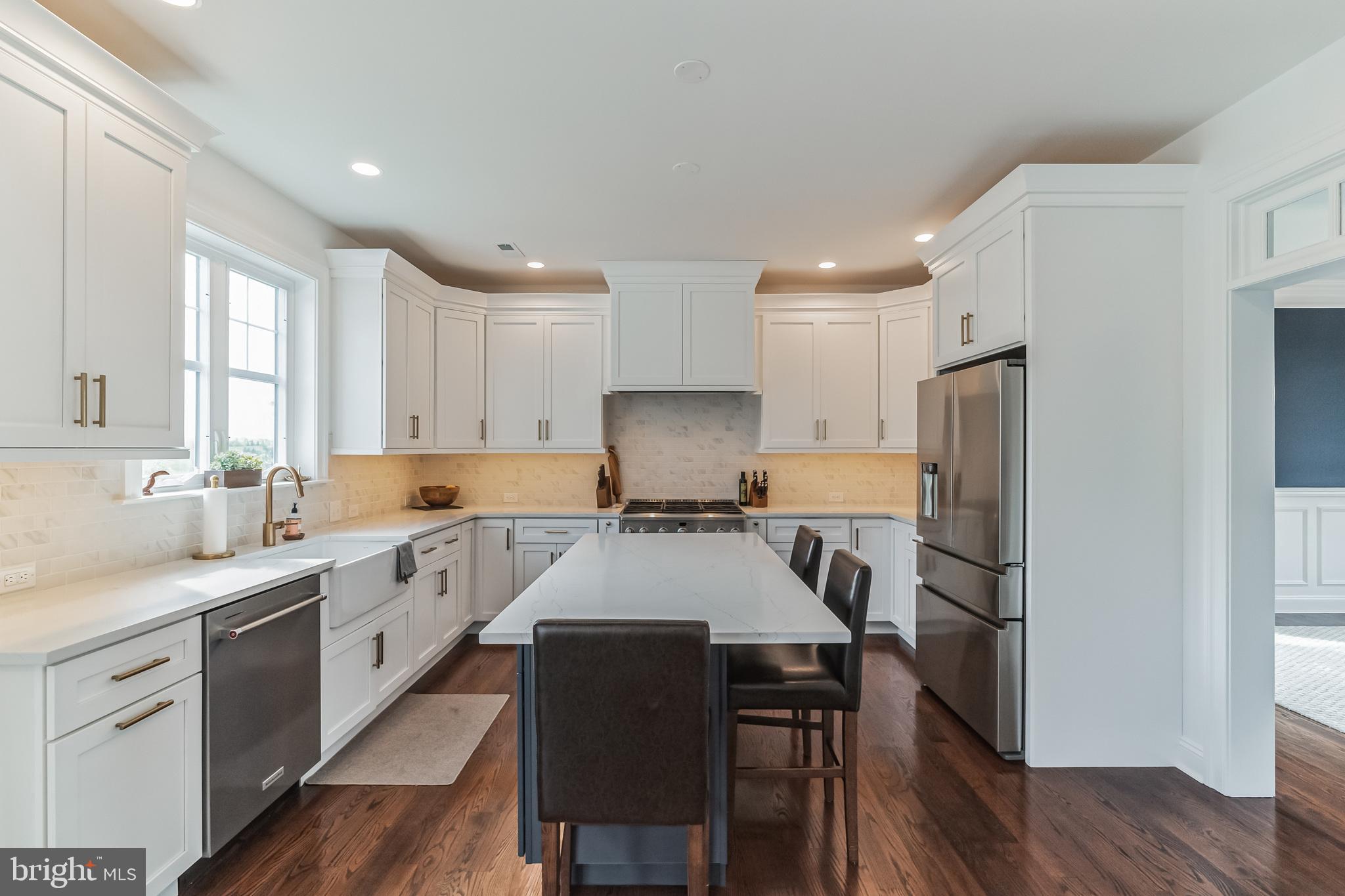 PLYMOUTH VALLEY ESTATES - Residential