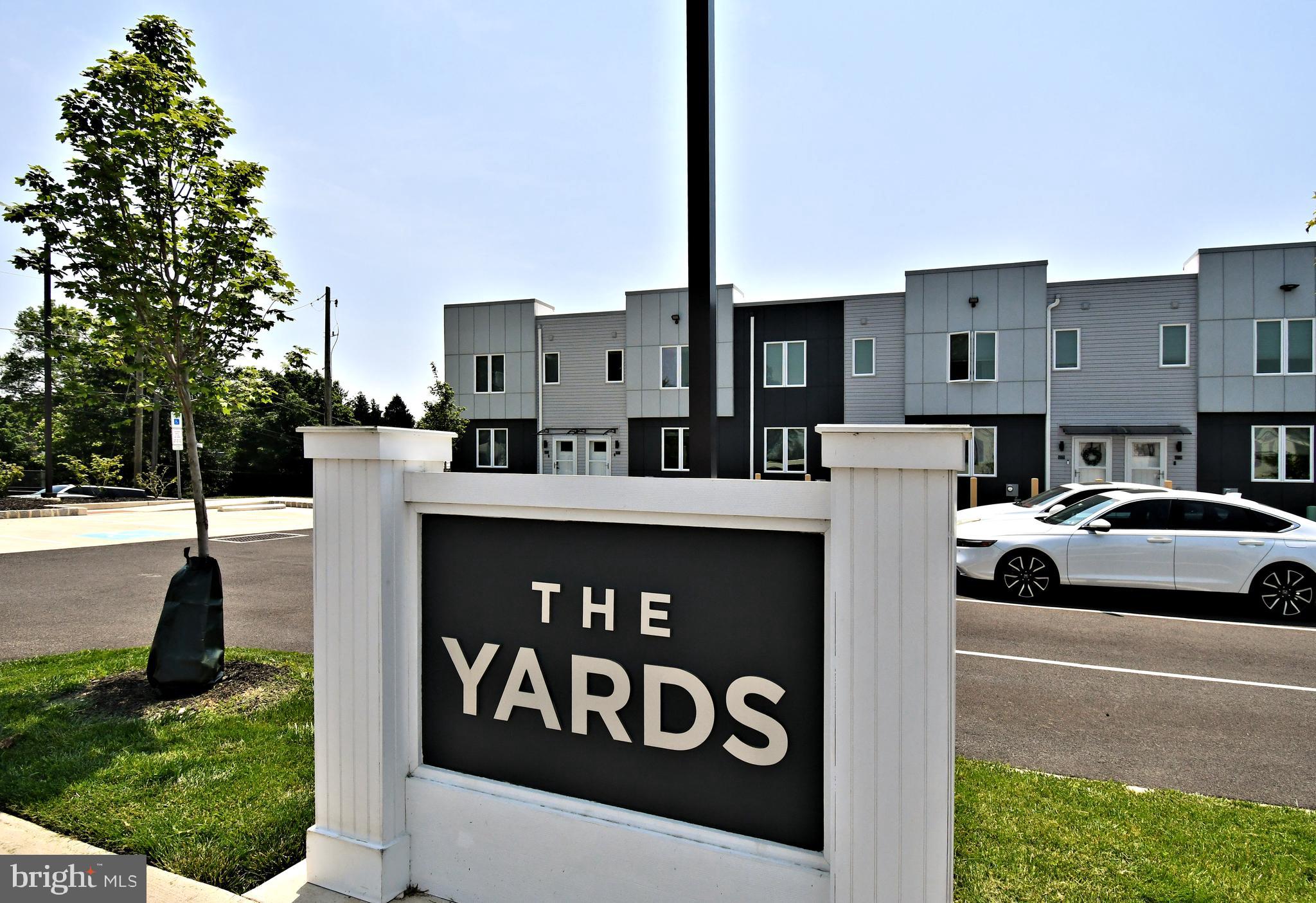 3 year old 2 br 2 bath townhouse style condominium in the heart of Hatboro Boro with lower level and 1 car attached garage. Close to the train station. Playground across the street. Open floor plan. Gourmet kitchen with granite counter tops, white cabinets, and stainless steel appliances. Lower level laundry. Both bedrooms have their own bathrooms.