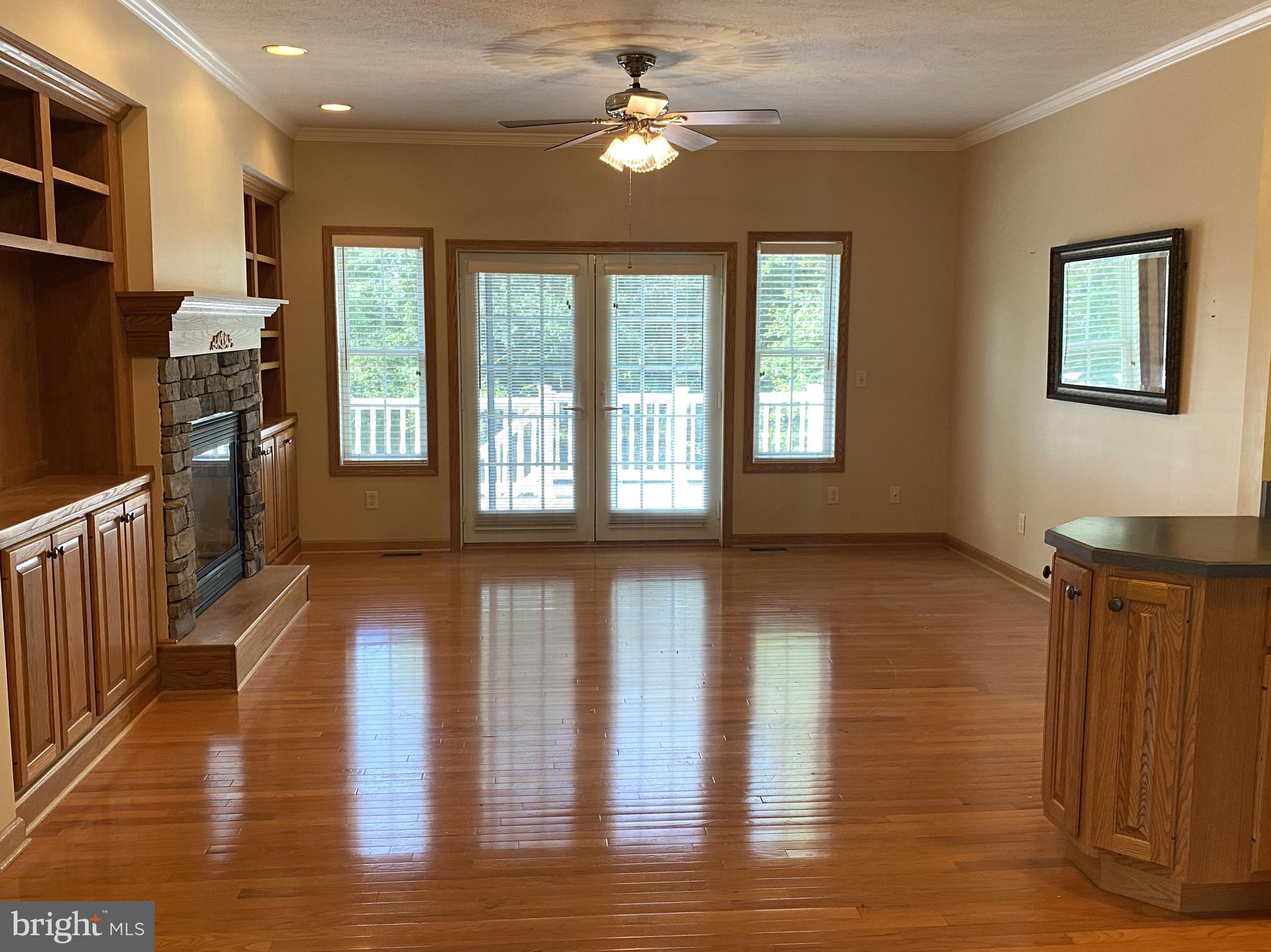 10304 PIN OAK COURT