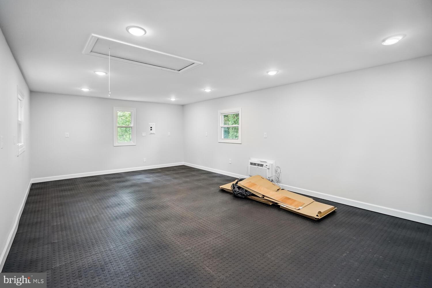 SHIRLEY ACRES - Residential Lease