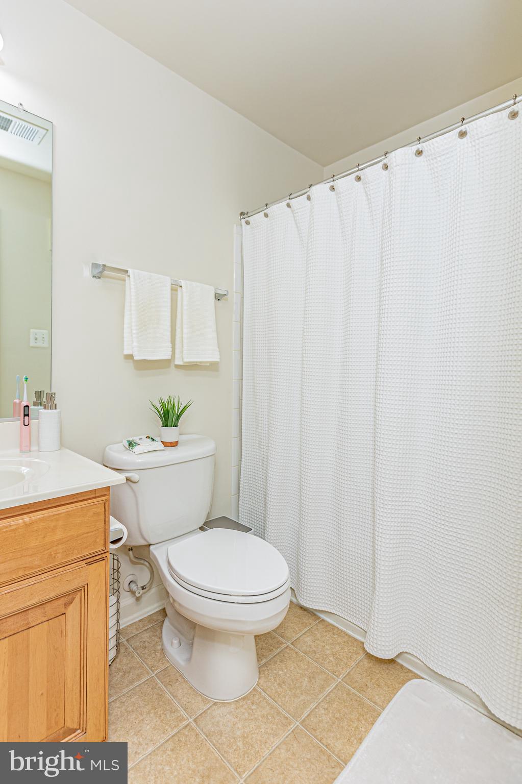 CENTREVILLE CROSSING - Residential