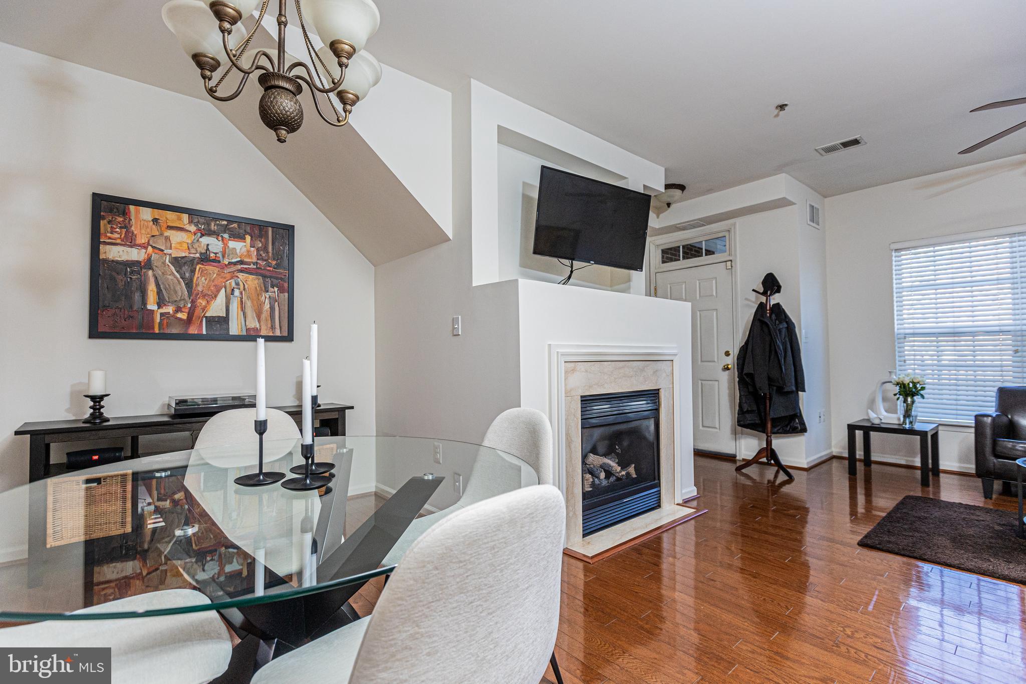 CENTREVILLE CROSSING - Residential