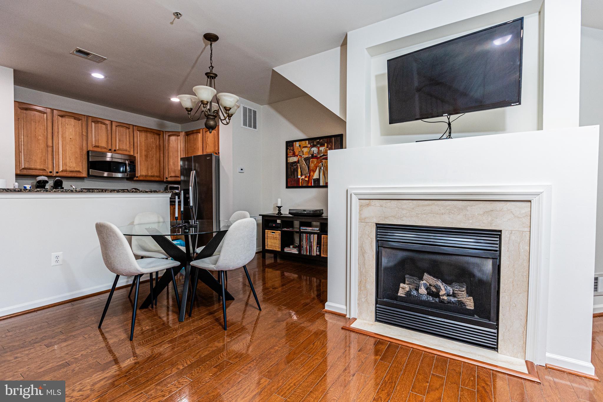 CENTREVILLE CROSSING - Residential