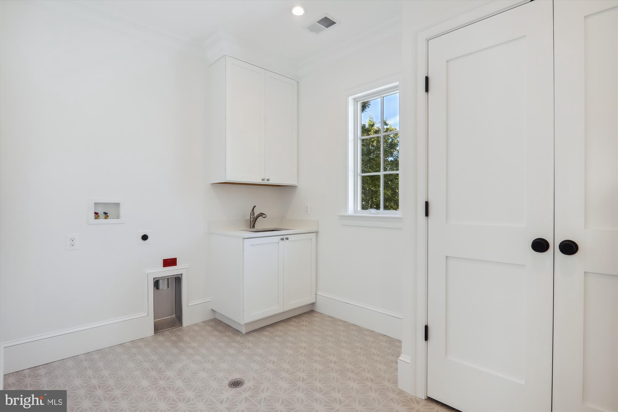 CHEVY CHASE MANOR - Residential