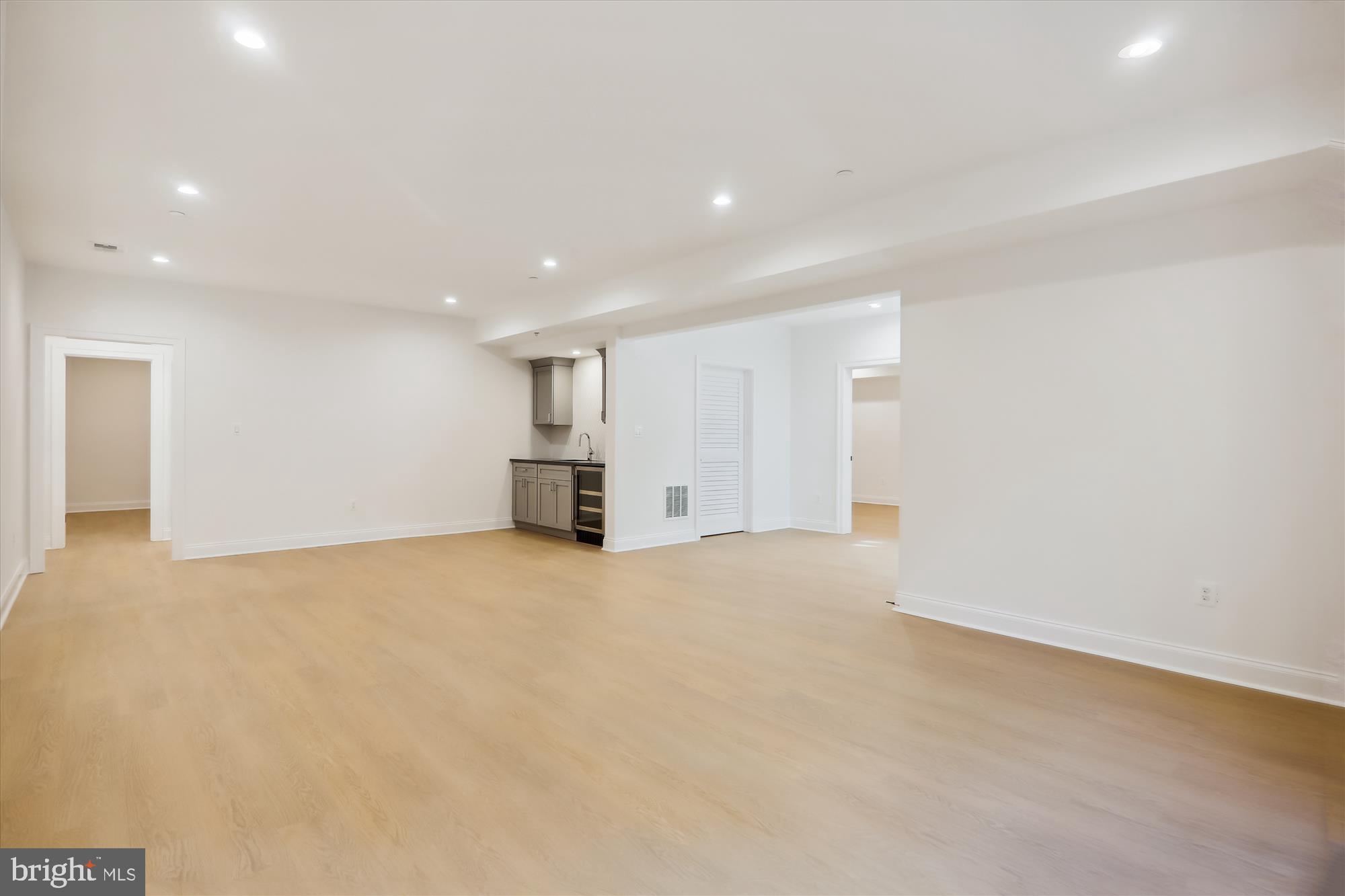 CHEVY CHASE MANOR - Residential