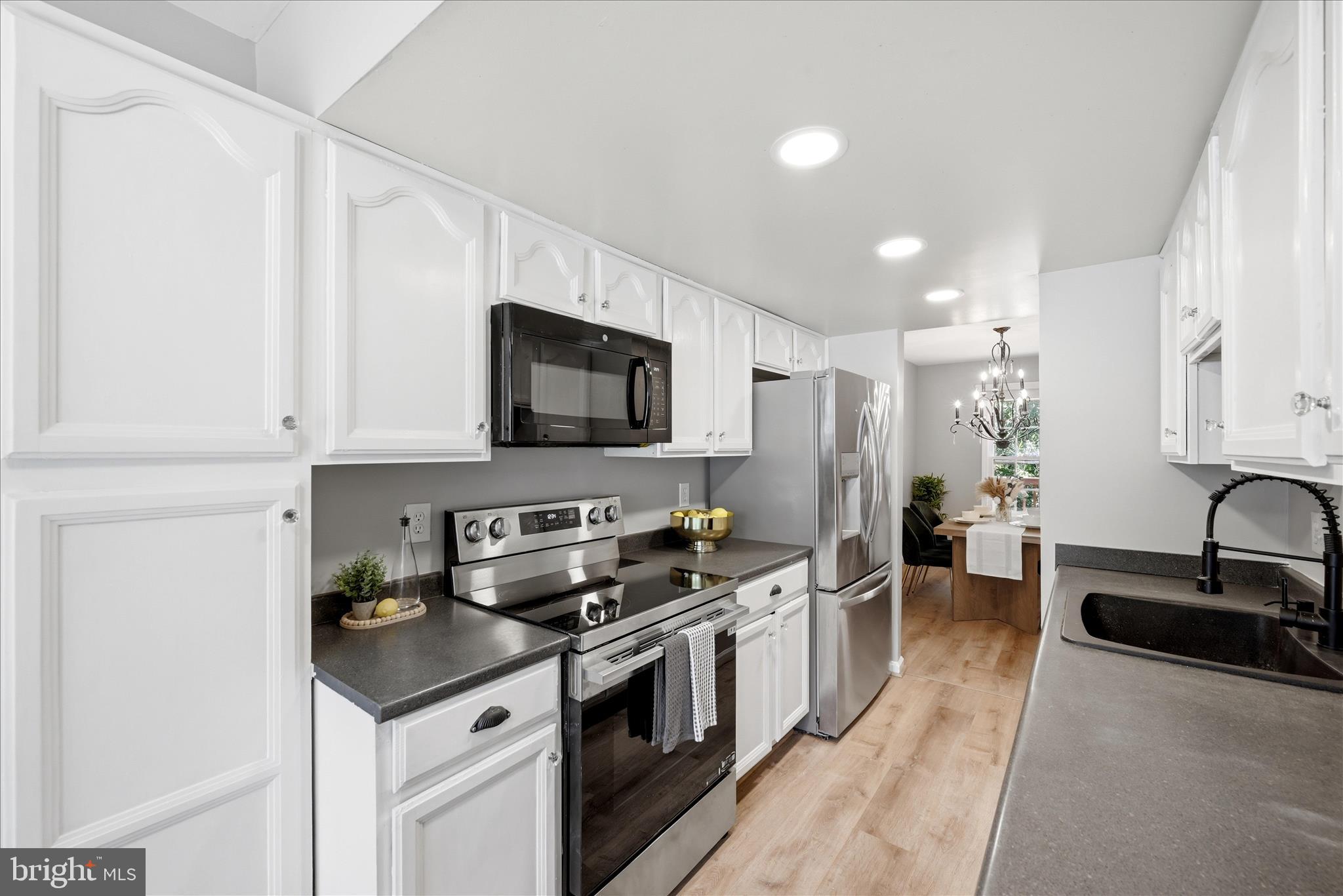 3251 FOOTHILL STREET