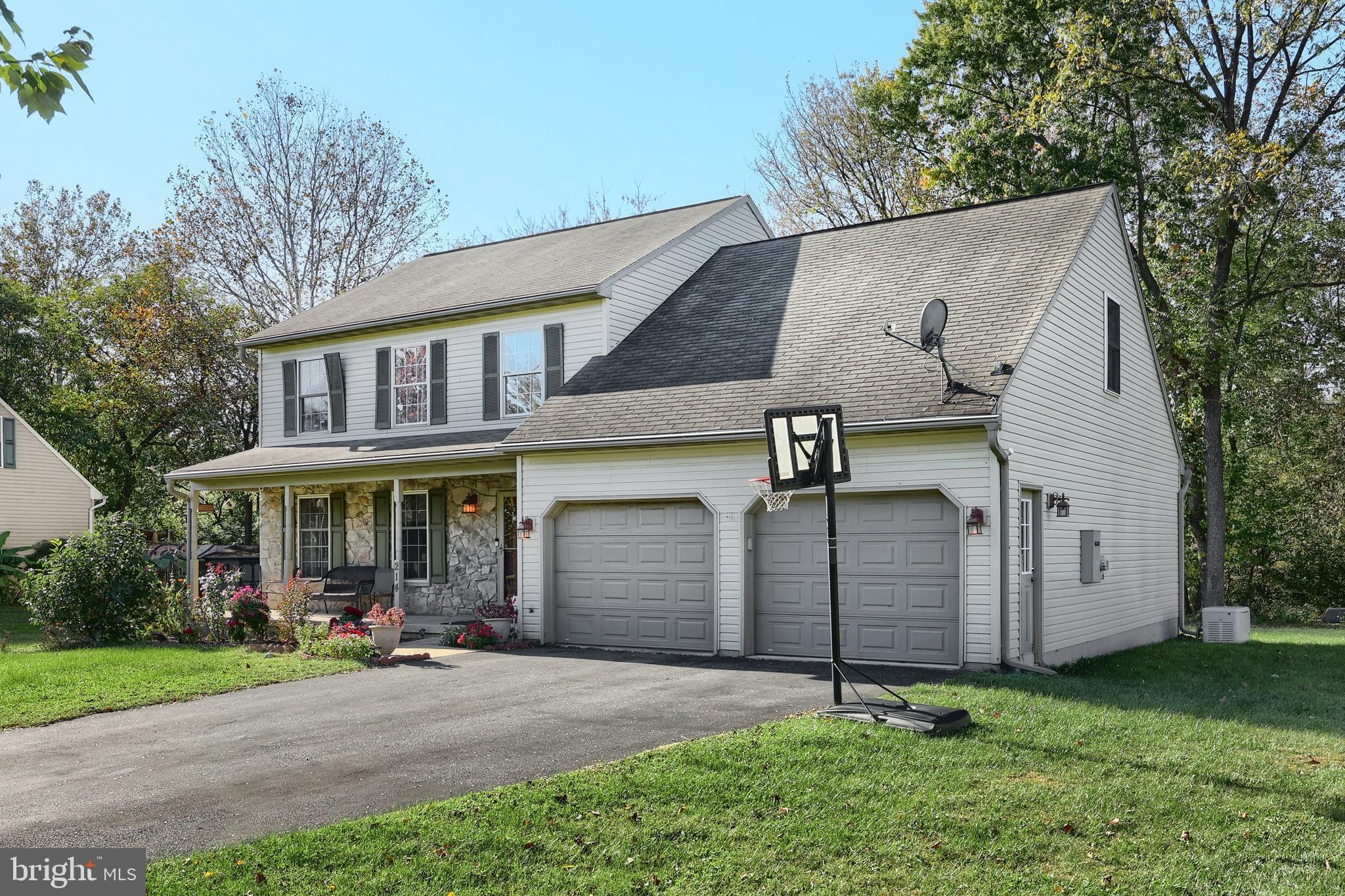 214 HOLLY LANE