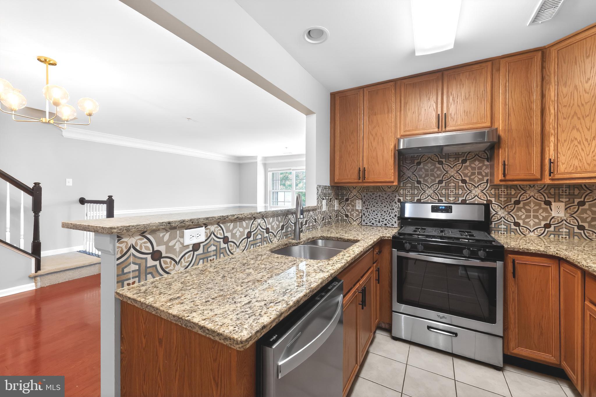 2103 LEXINGTON