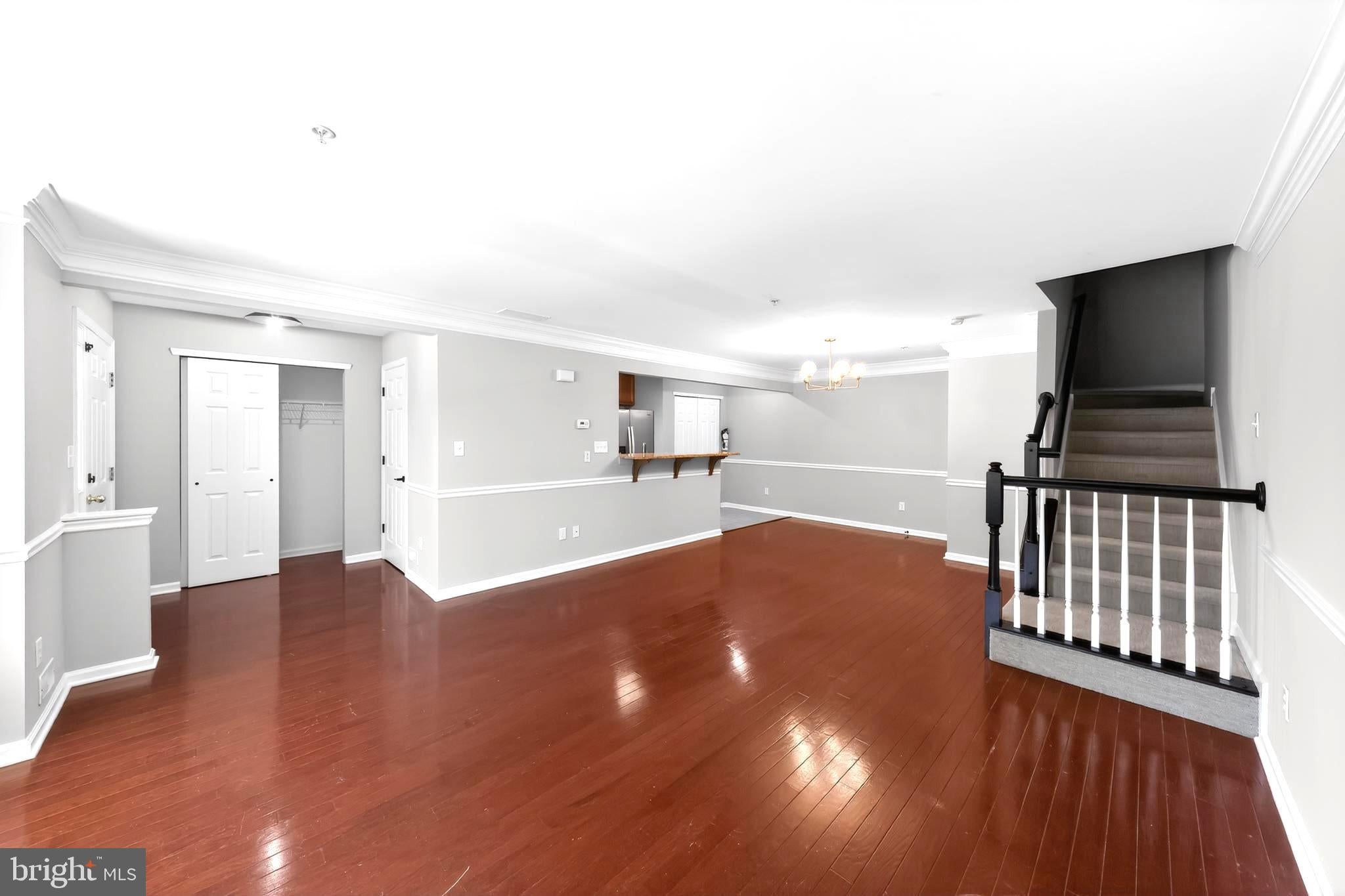 2103 LEXINGTON