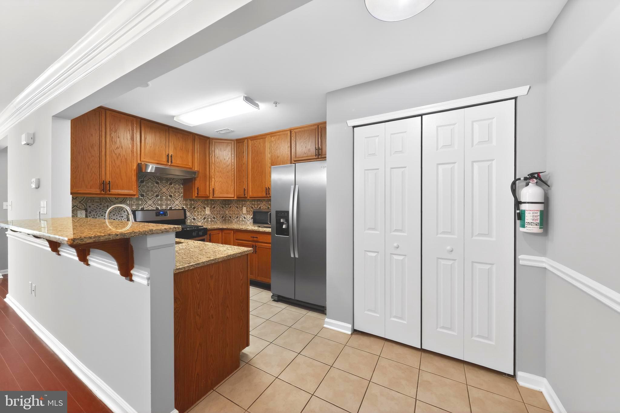 2103 LEXINGTON