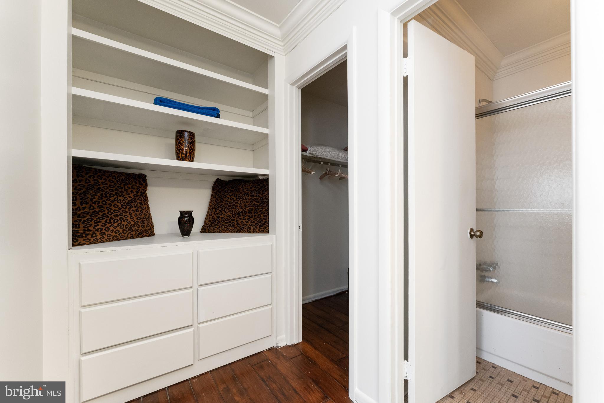 WATERS EDGE - Residential