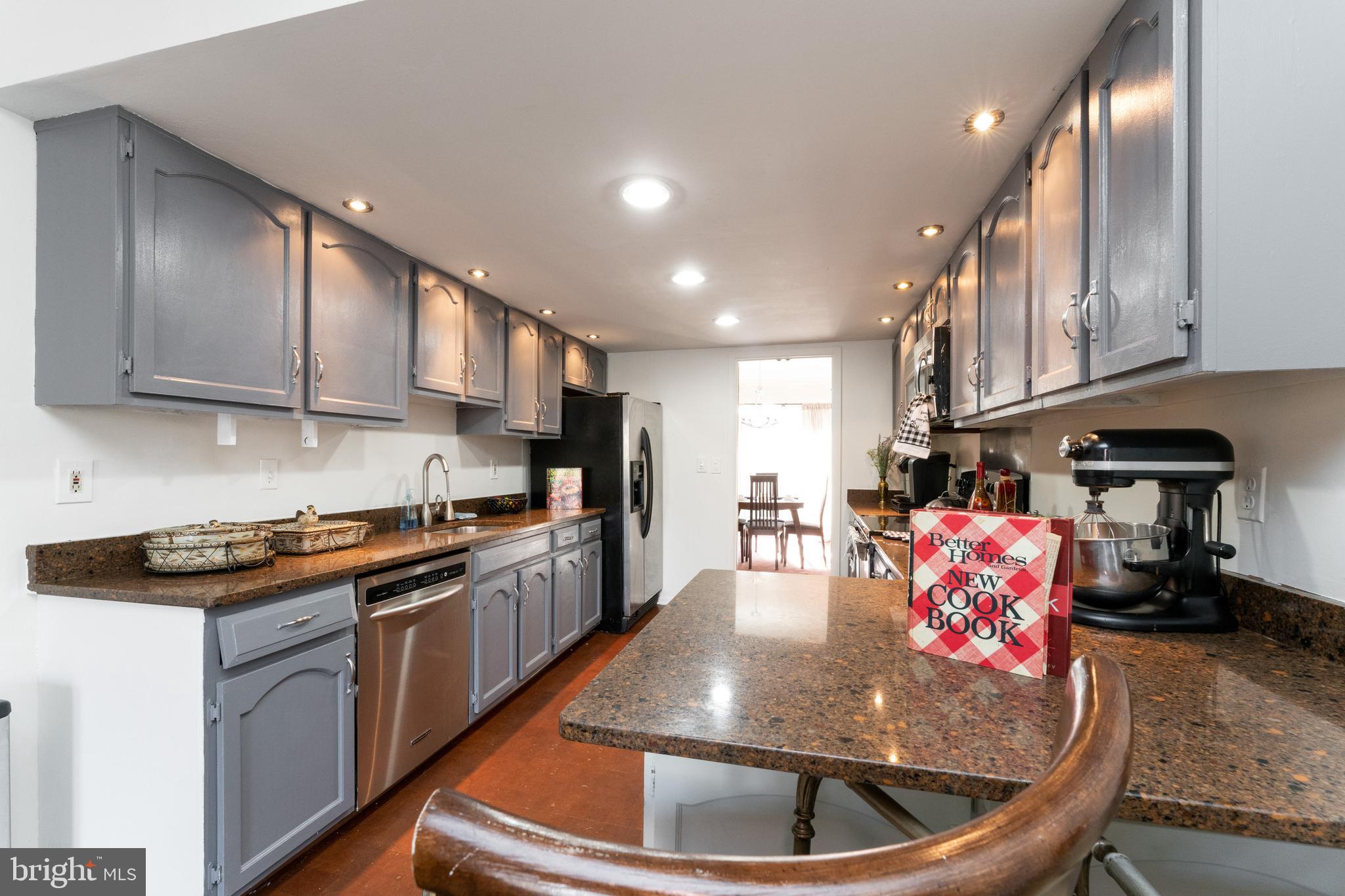 WATERS EDGE - Residential