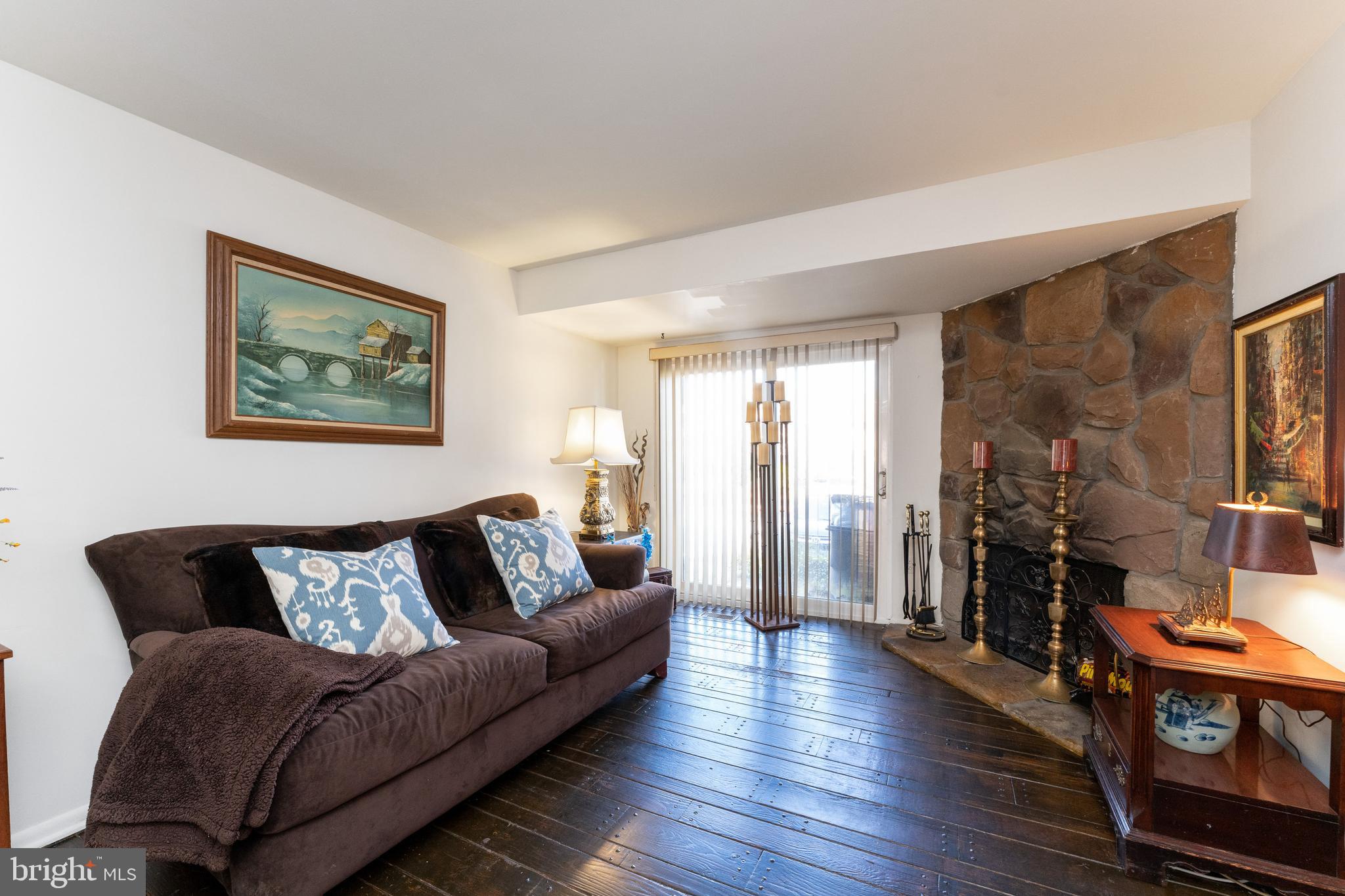 WATERS EDGE - Residential