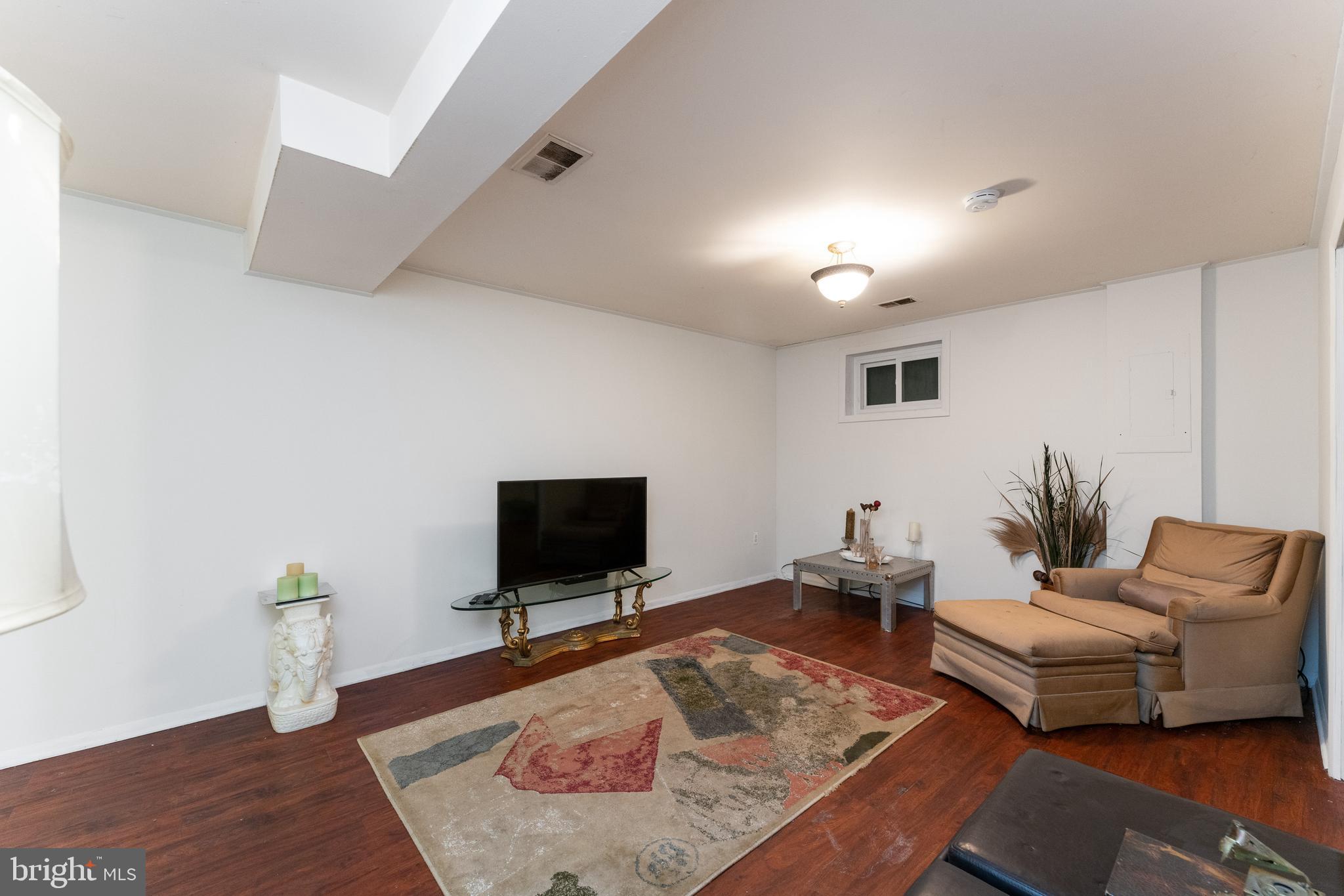 WATERS EDGE - Residential