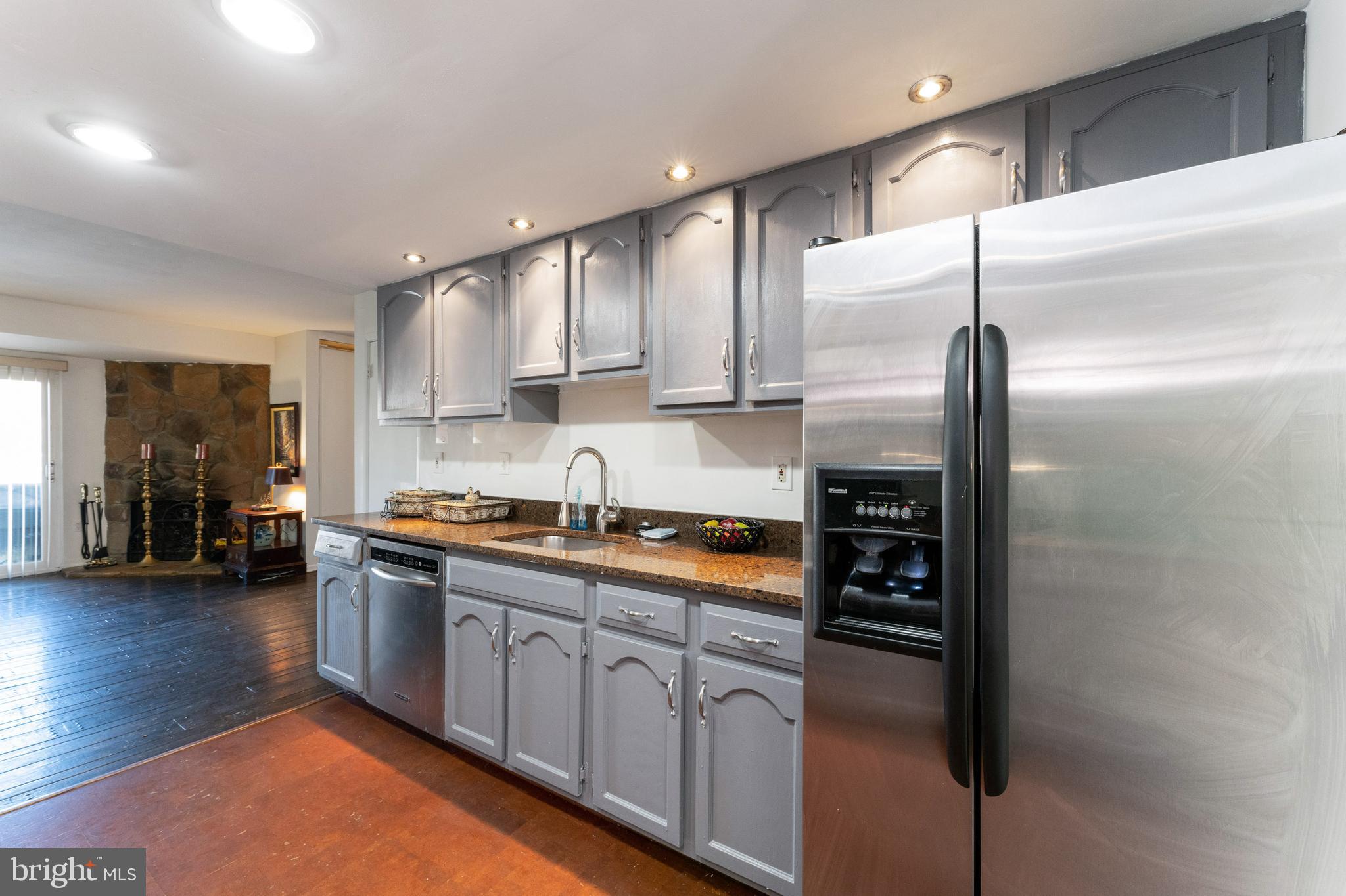 WATERS EDGE - Residential