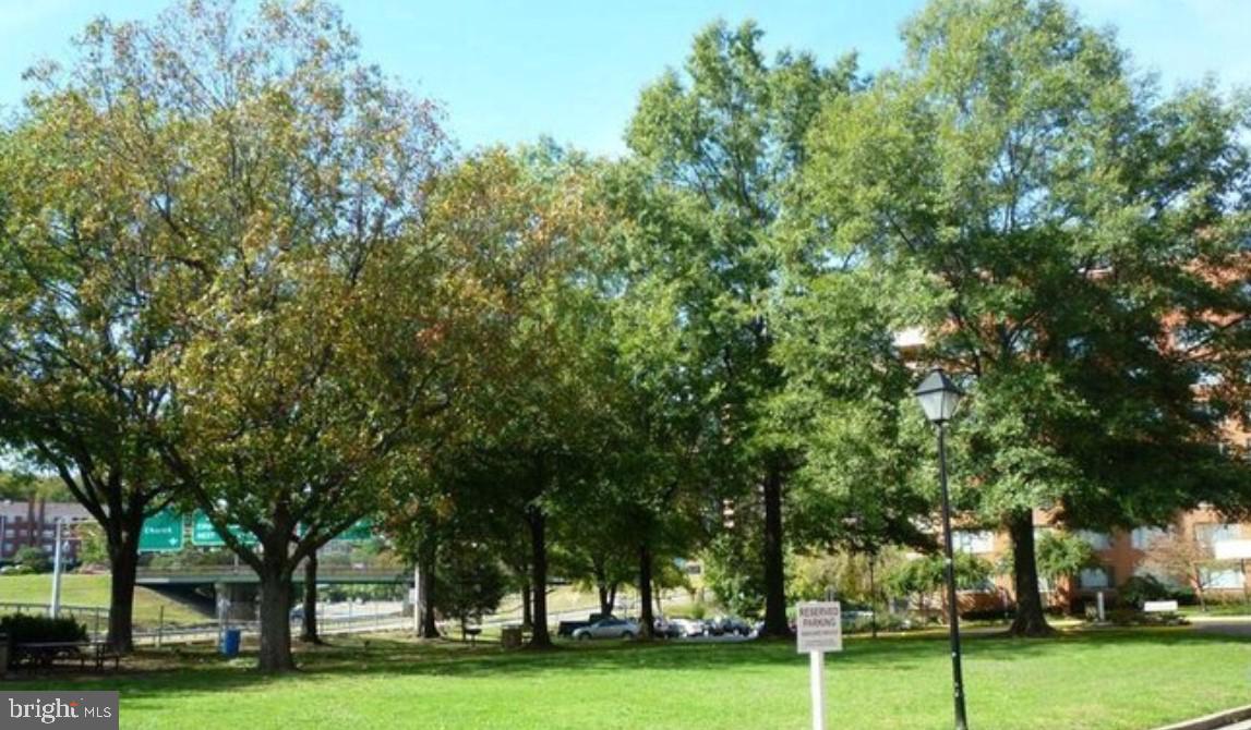 RIVER PLACE WEST - Residential Lease