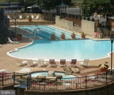 RIVER PLACE WEST - Residential Lease