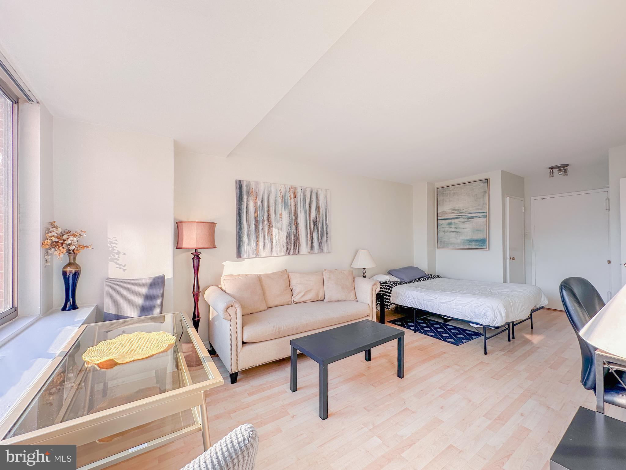 RIVER PLACE WEST - Residential Lease