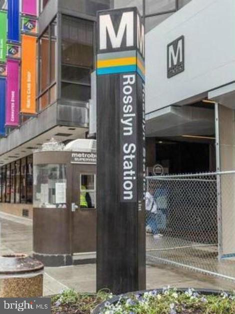 RIVER PLACE WEST - Residential Lease