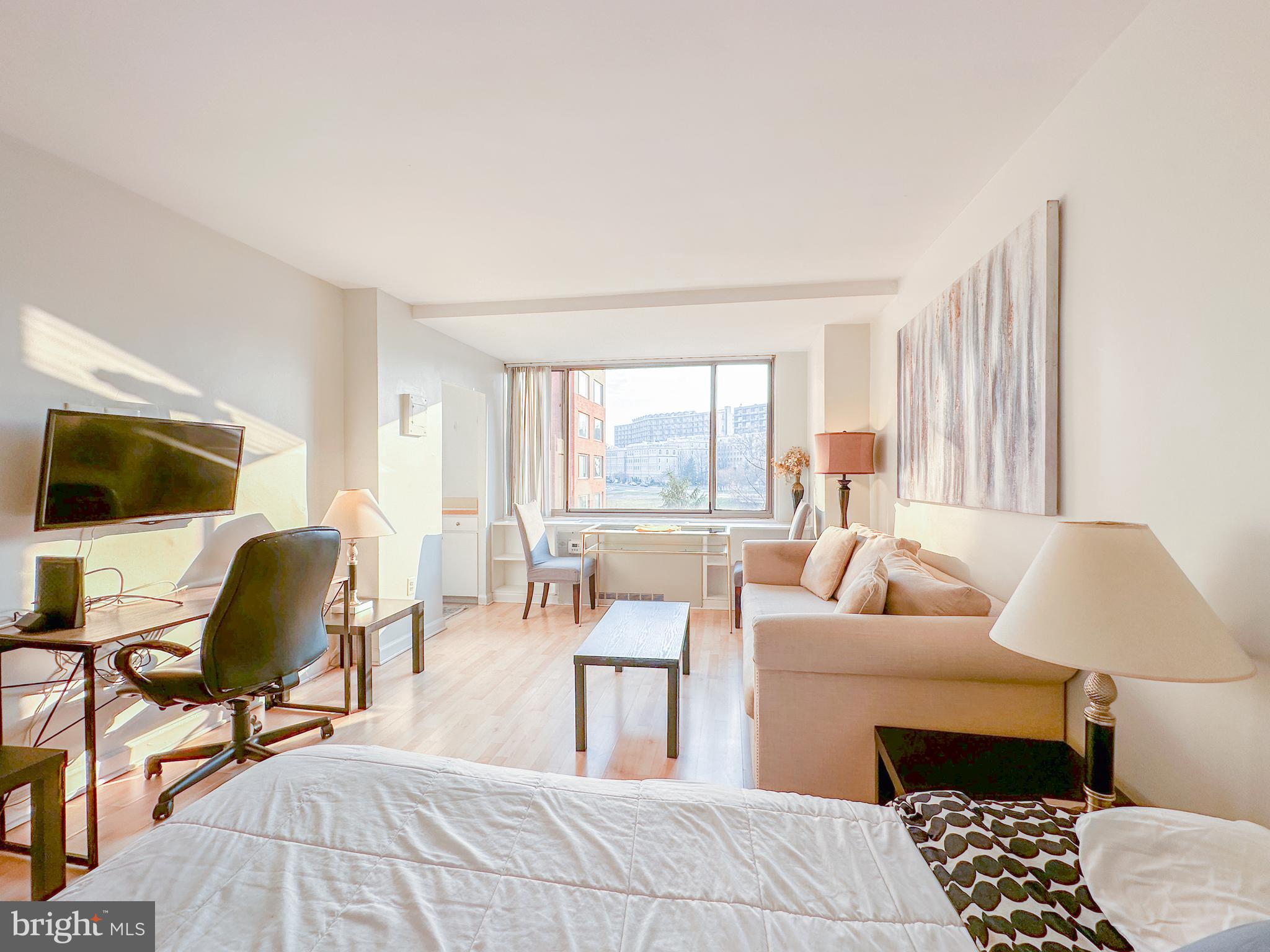 RIVER PLACE WEST - Residential Lease