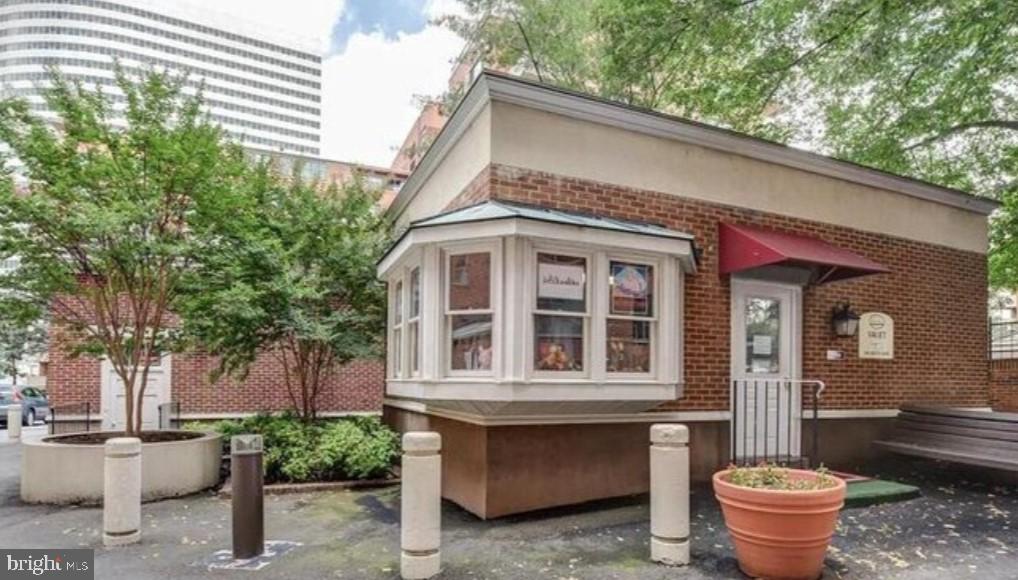 RIVER PLACE WEST - Residential Lease