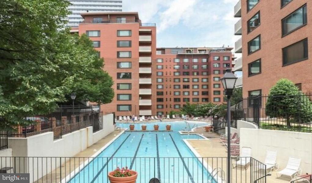 RIVER PLACE WEST - Residential Lease