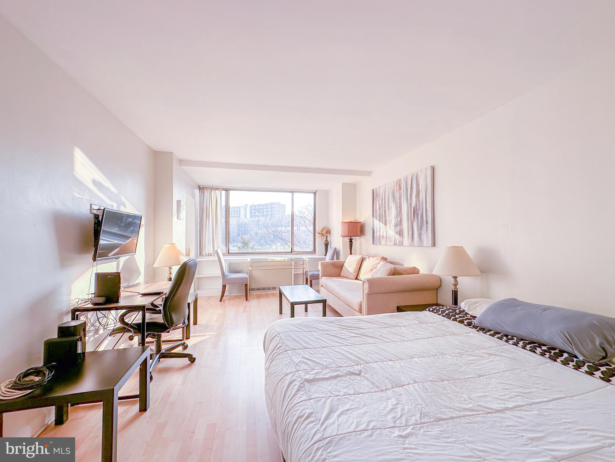 RIVER PLACE WEST - Residential Lease