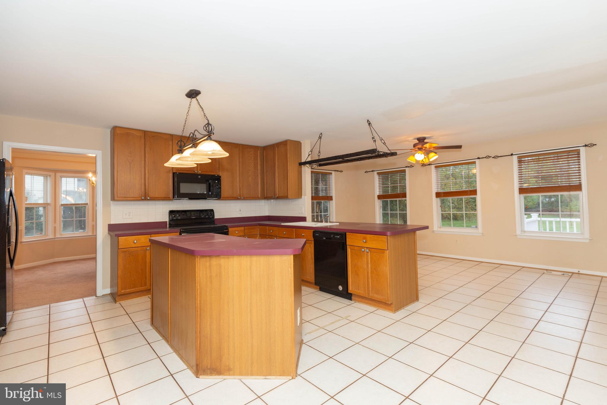 LOCUST HILL - Residential Lease