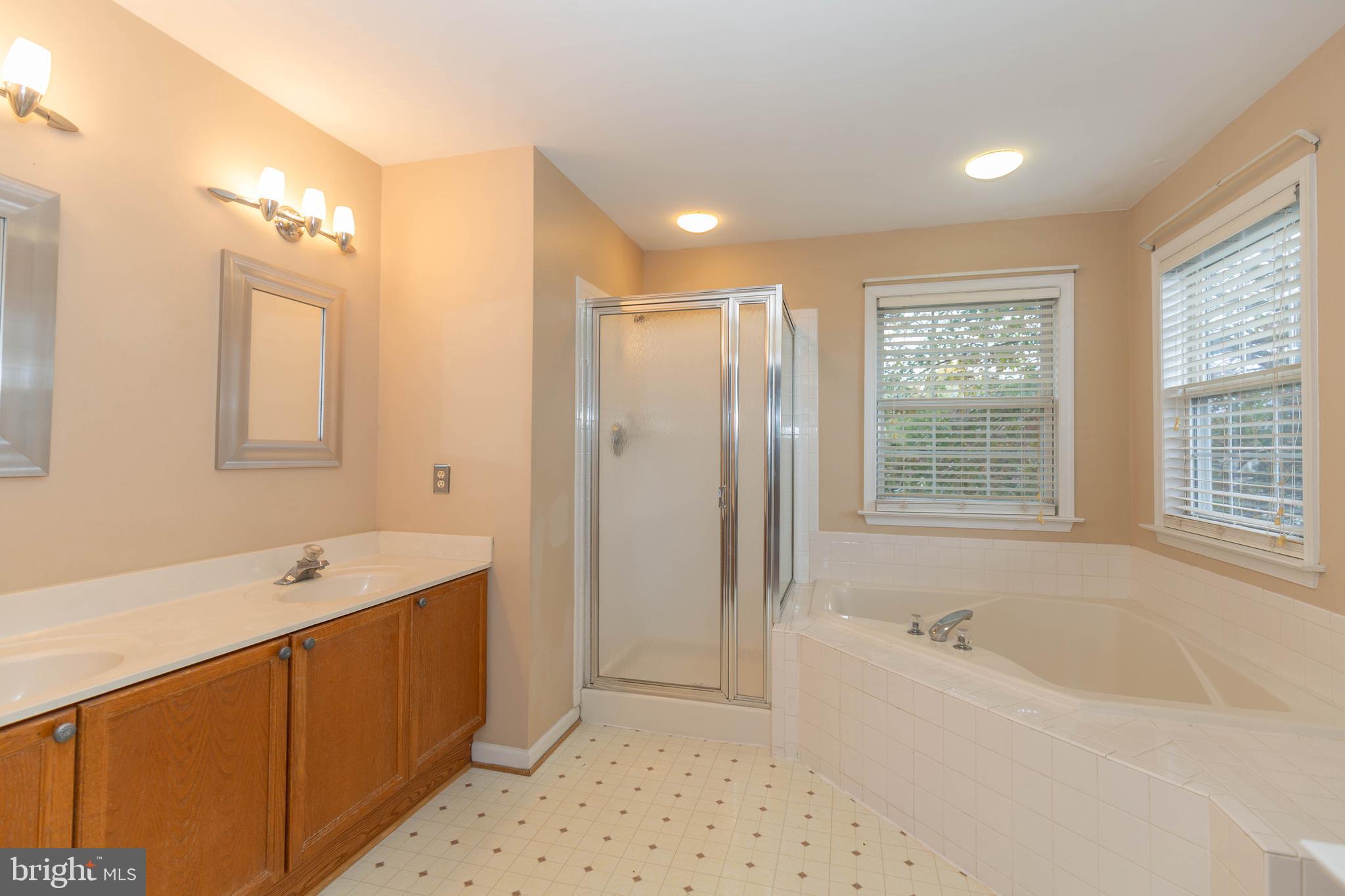 LOCUST HILL - Residential Lease