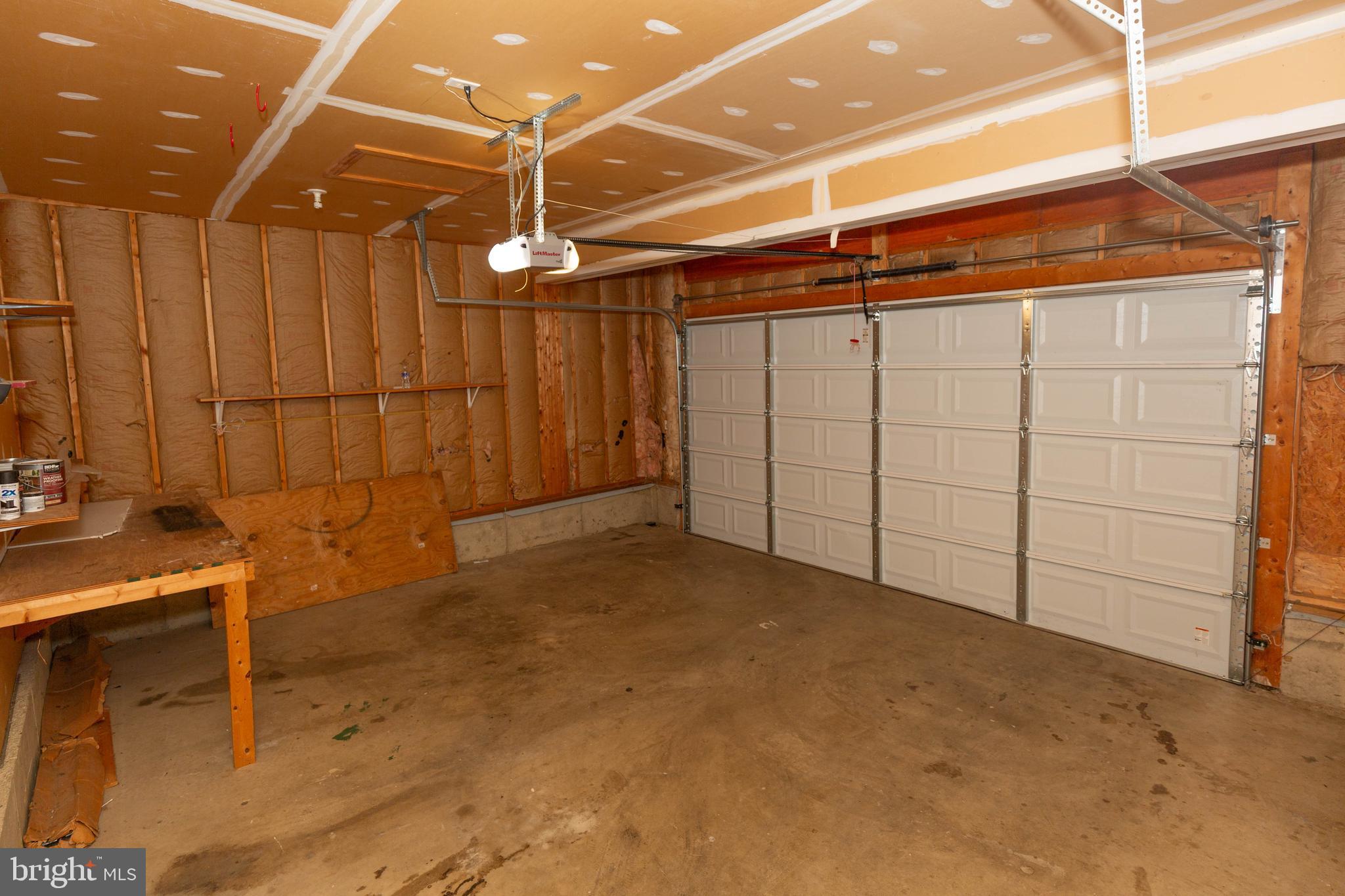 LOCUST HILL - Residential Lease