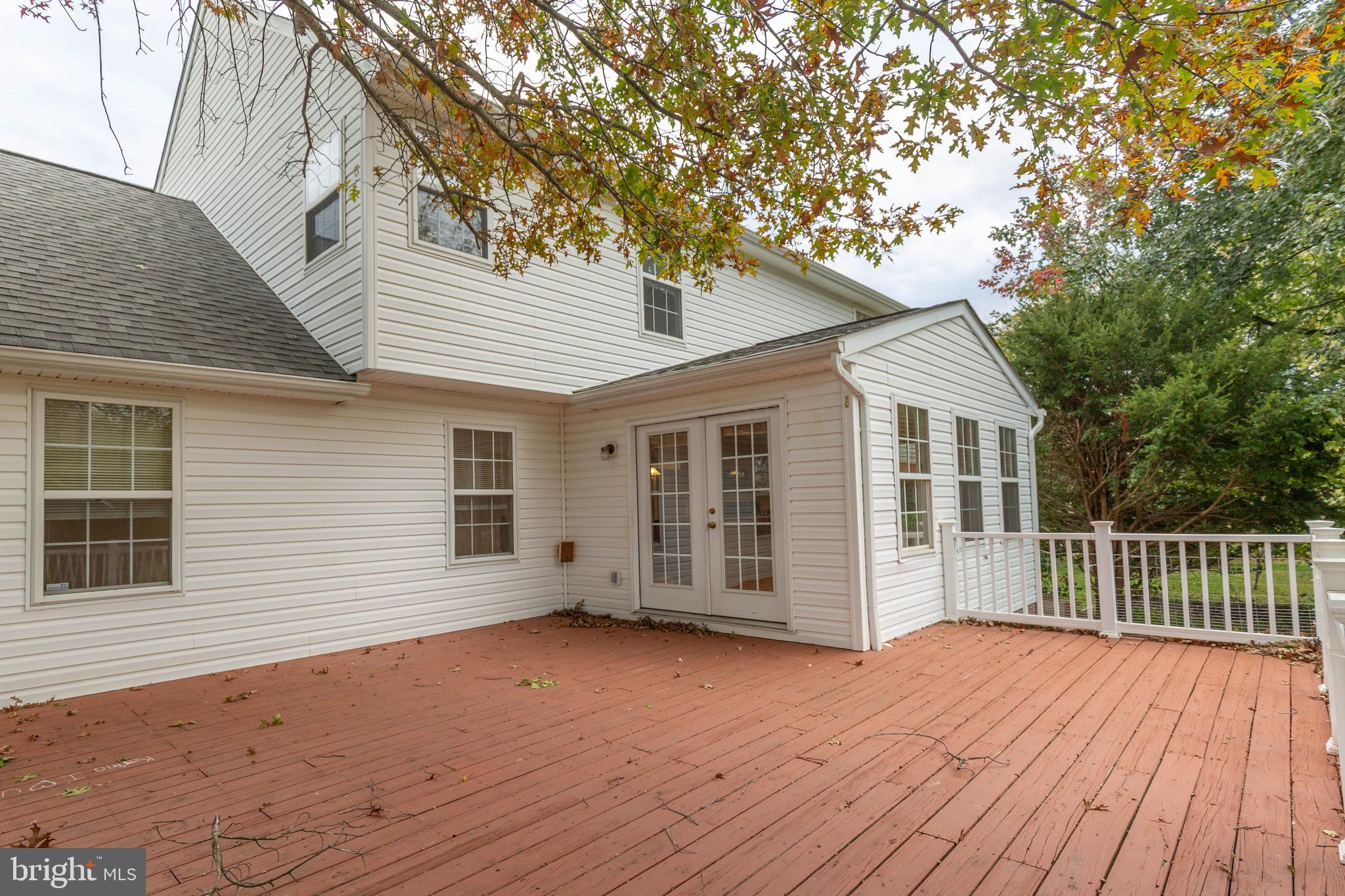 LOCUST HILL - Residential Lease