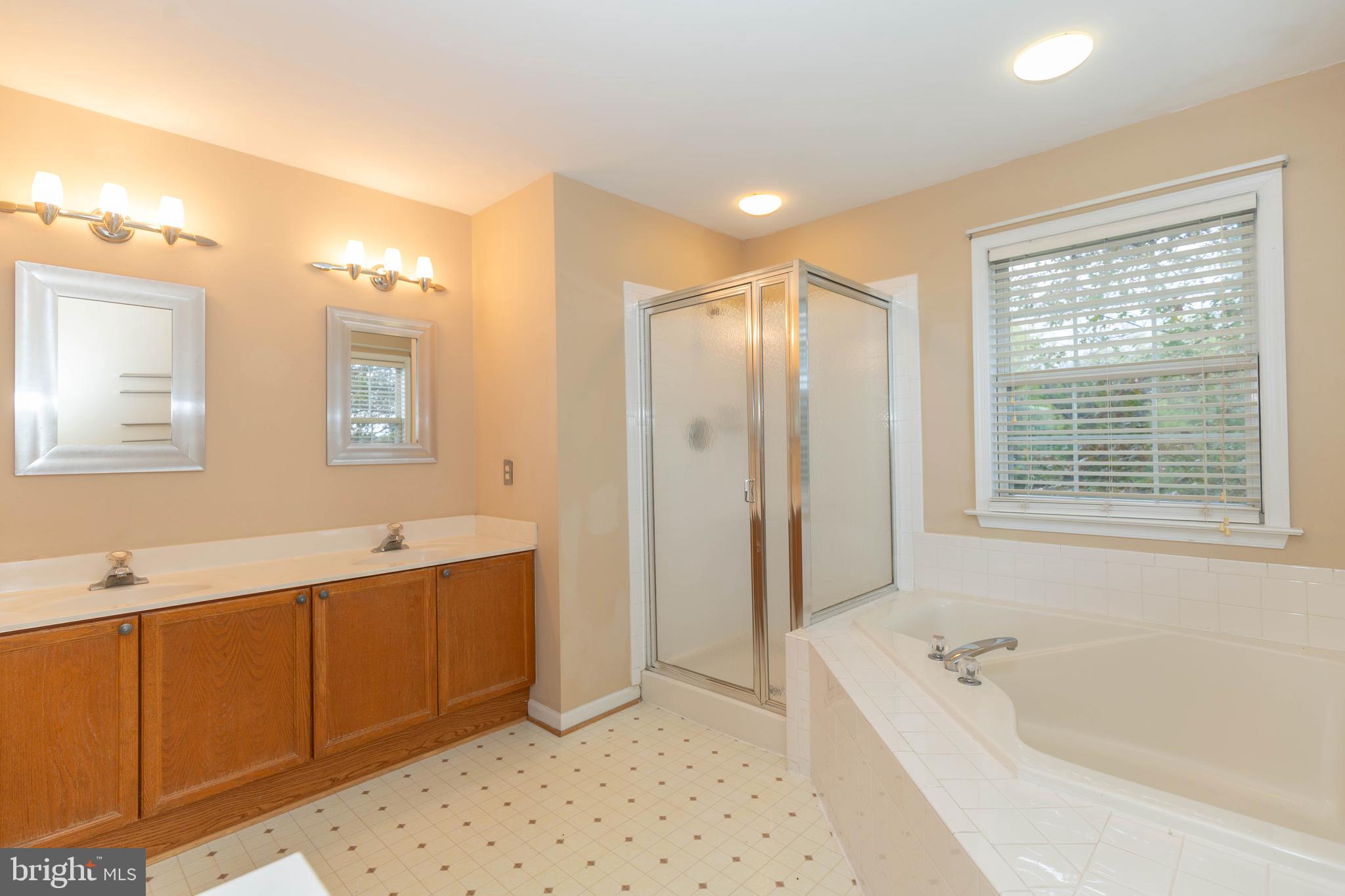 LOCUST HILL - Residential Lease