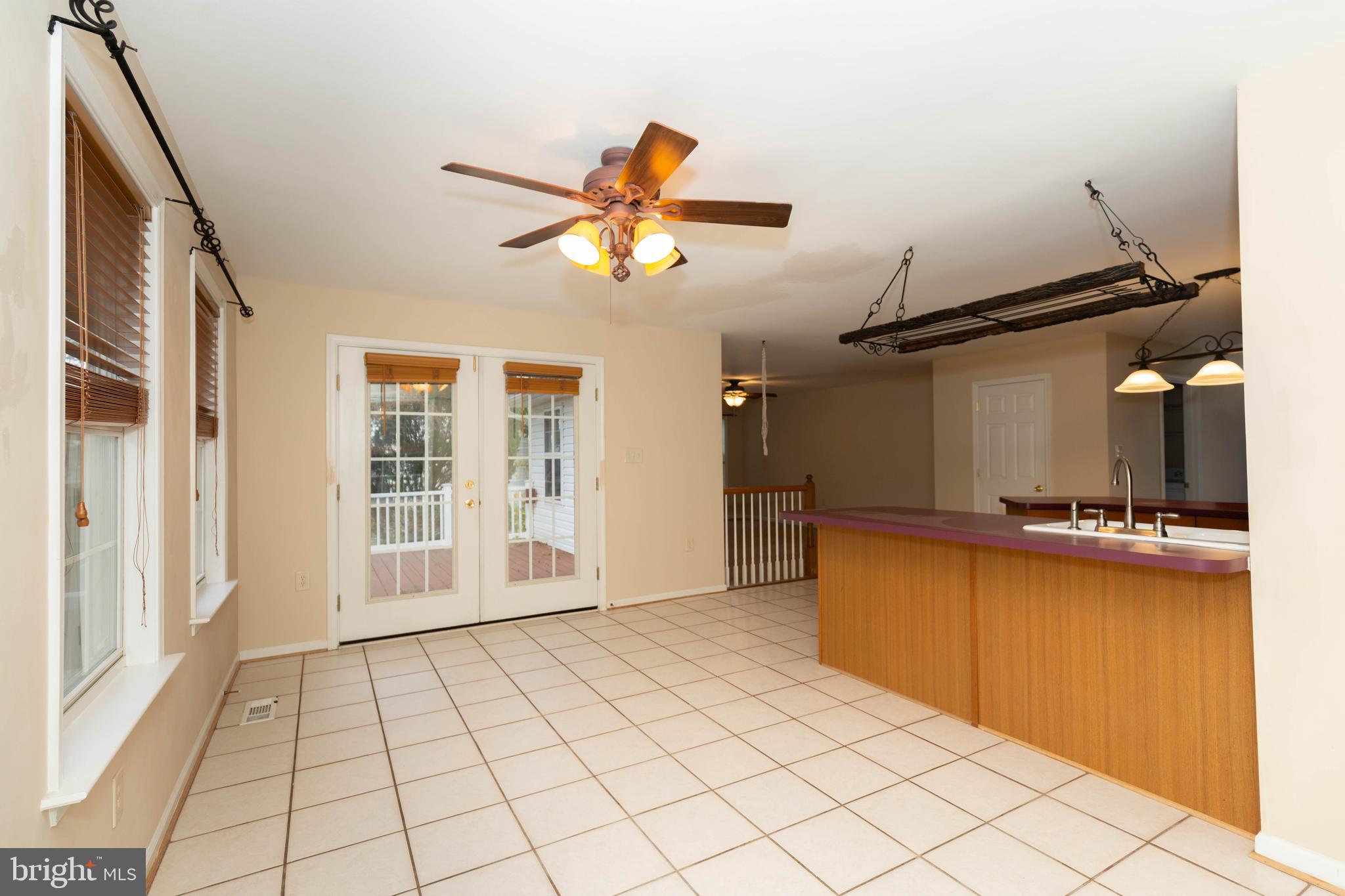 LOCUST HILL - Residential Lease