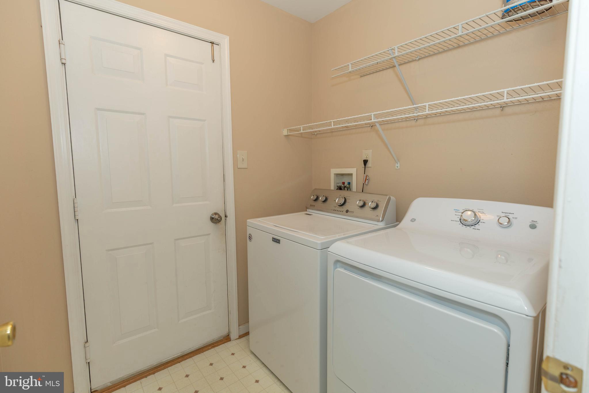 LOCUST HILL - Residential Lease